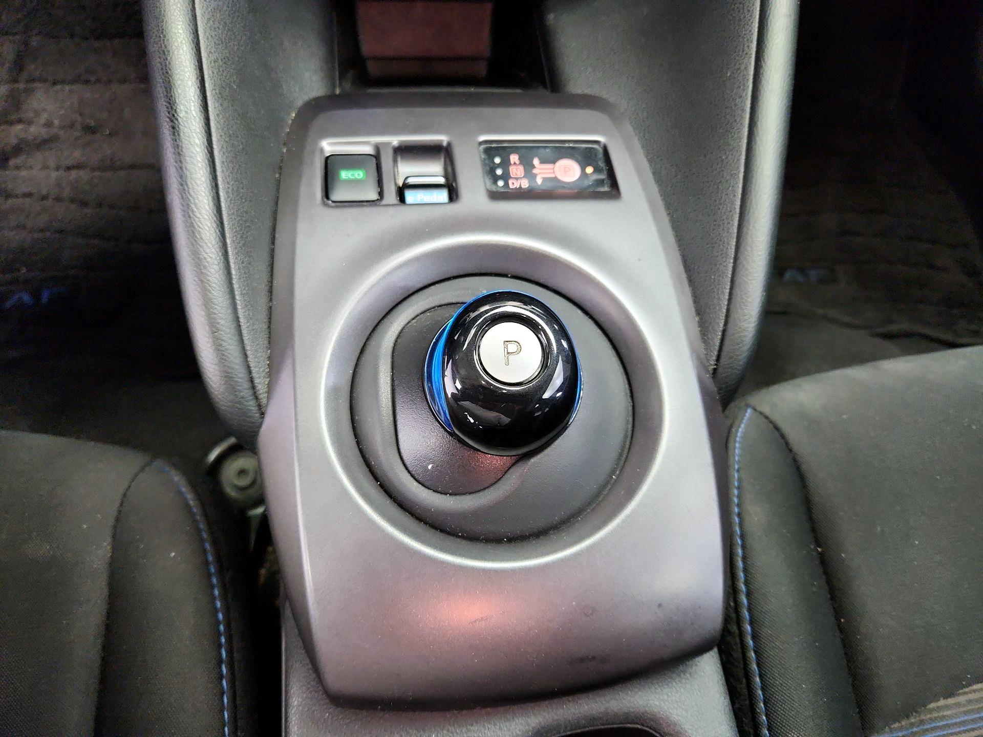 Thumbnail: 2021 Nissan Leaf - 17