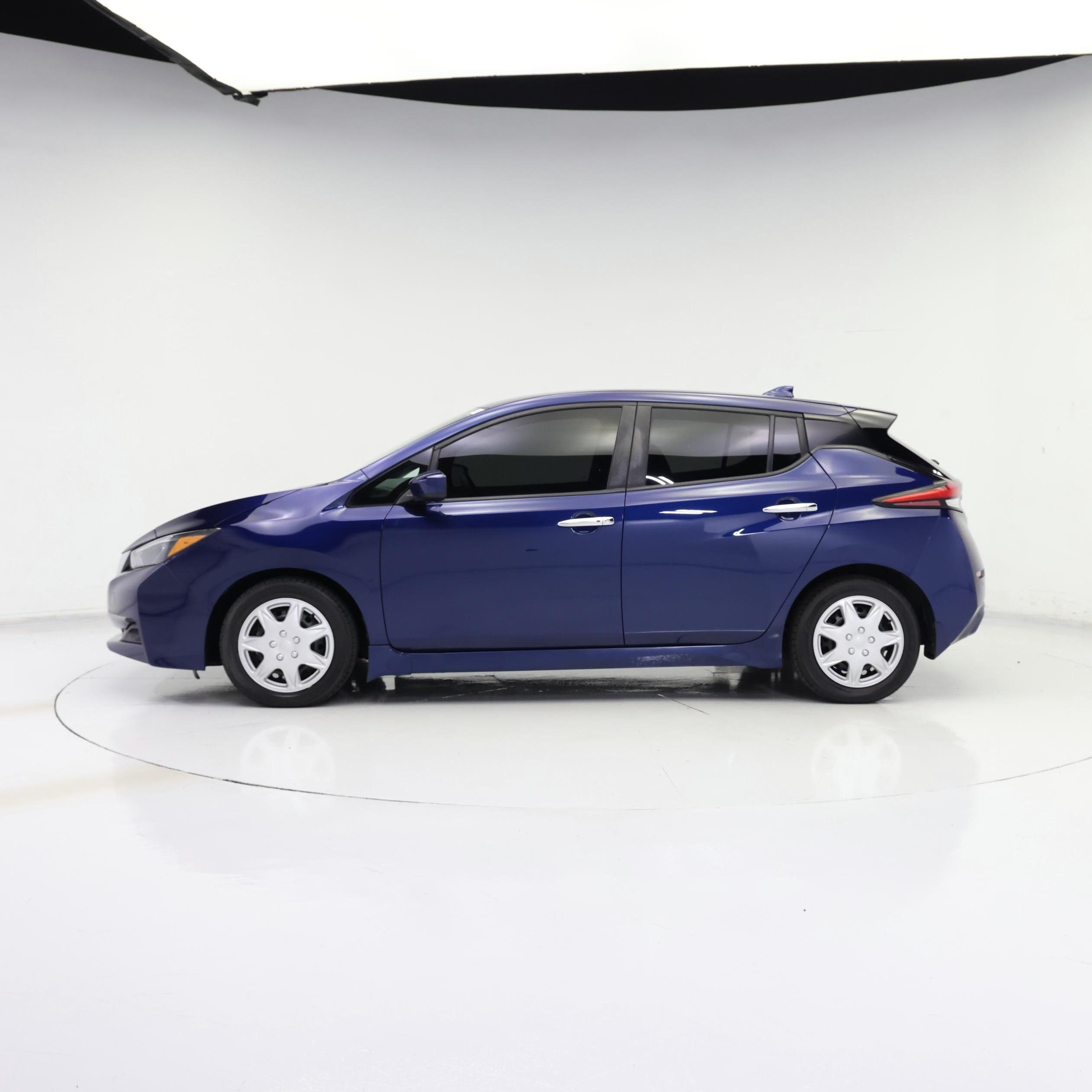 Thumbnail: 2021 Nissan Leaf - 3