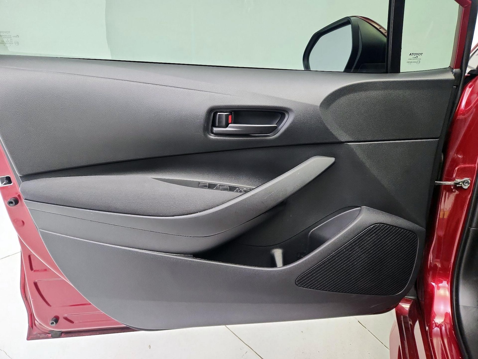 2022 Toyota Corolla LE - Photo 13