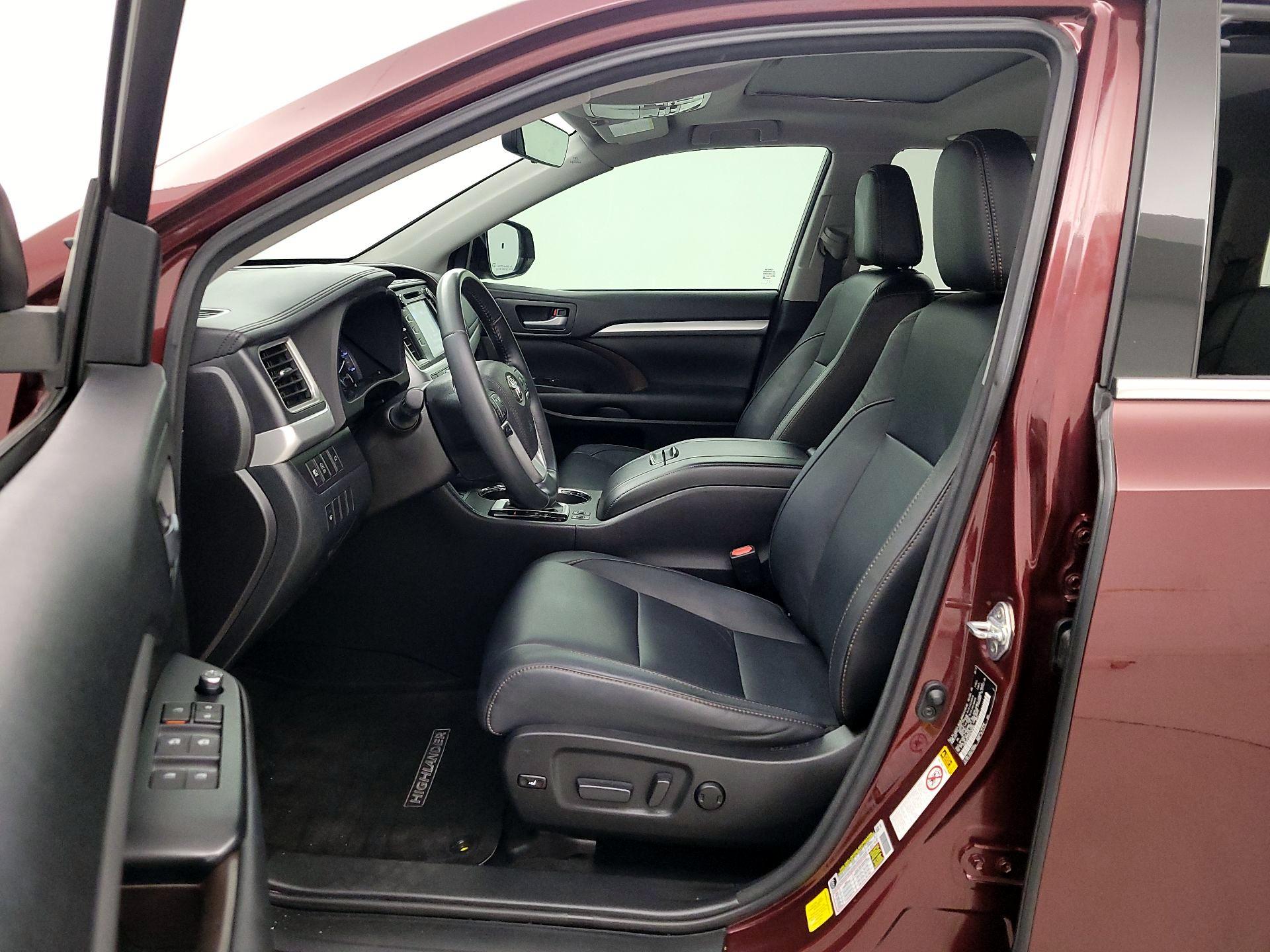 Thumbnail: 2017 Toyota Highlander - 11