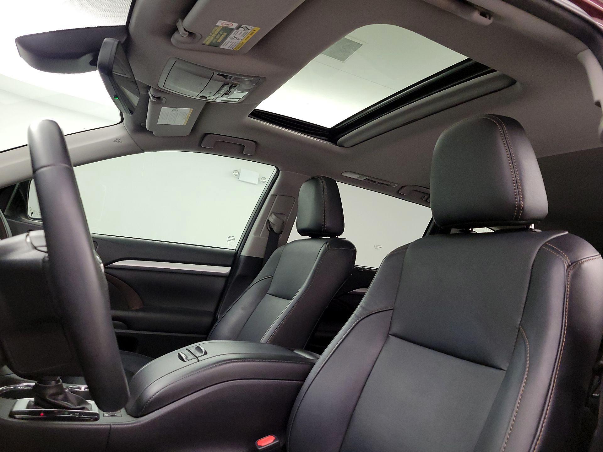 Thumbnail: 2017 Toyota Highlander - 19