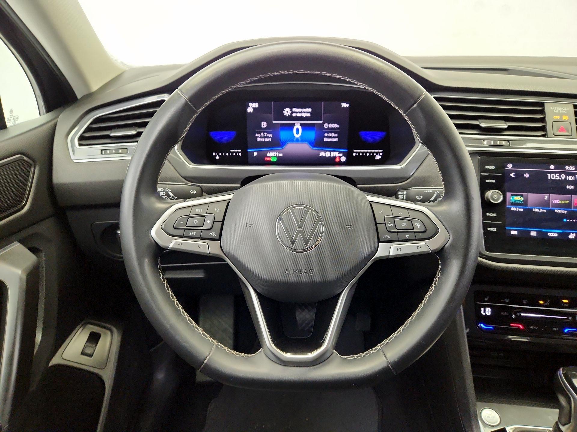 Thumbnail: 2022 Volkswagen Tiguan - 10