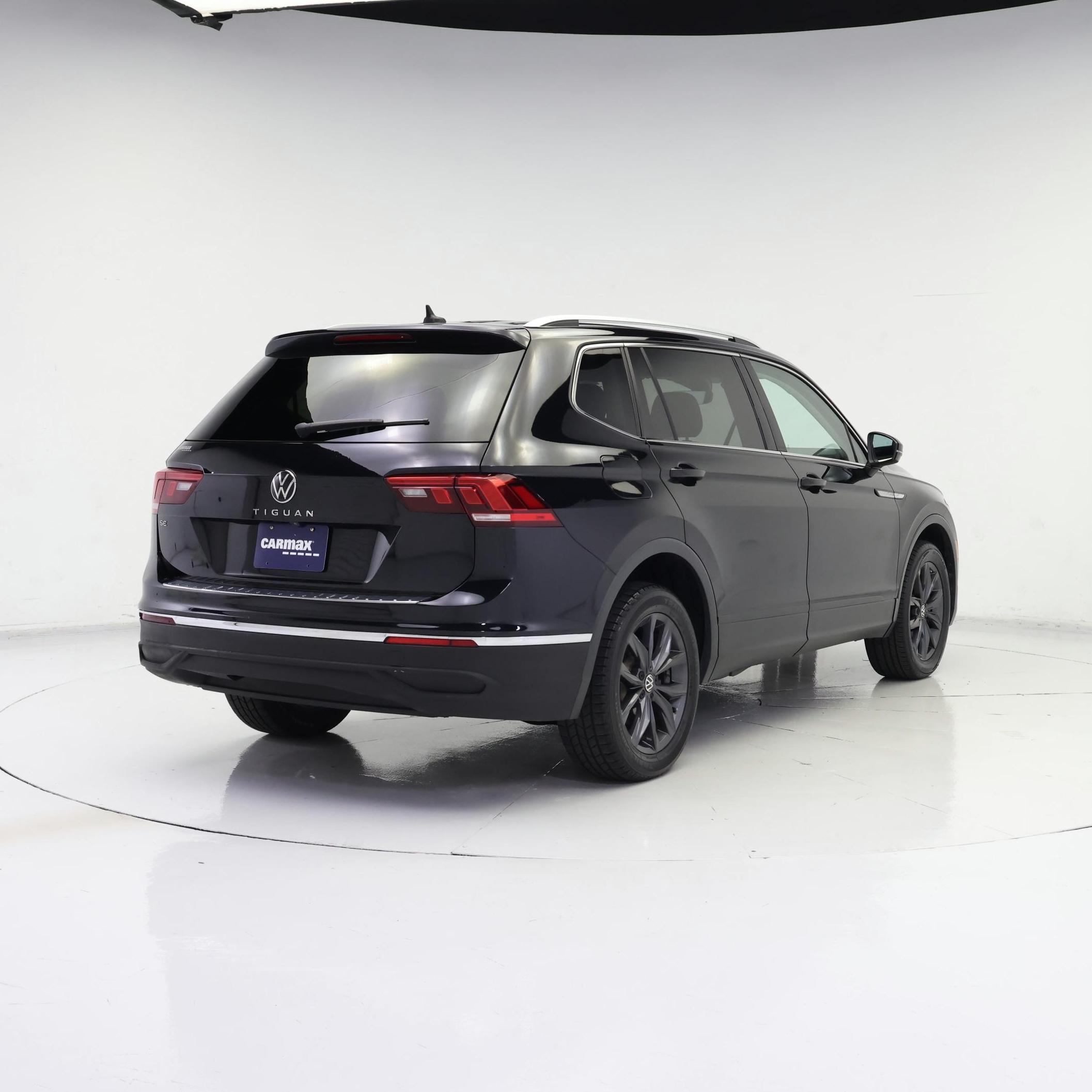 Thumbnail: 2022 Volkswagen Tiguan - 8
