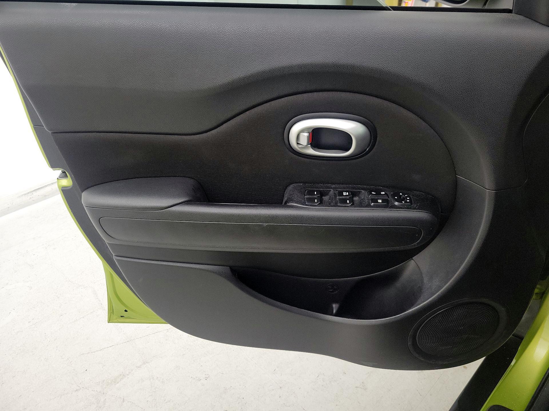 Thumbnail: 2015 Kia Soul - 12