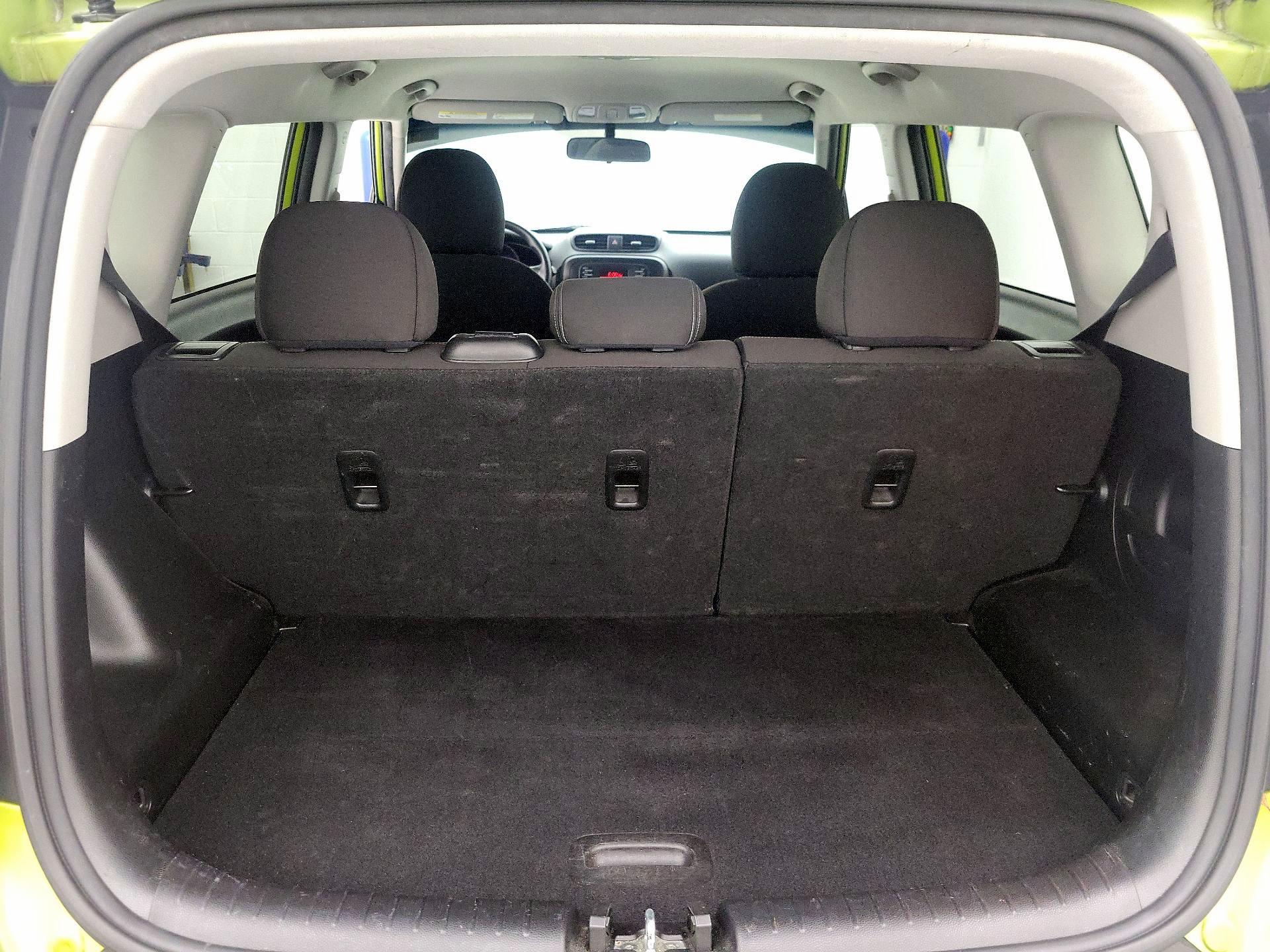 Thumbnail: 2015 Kia Soul - 19