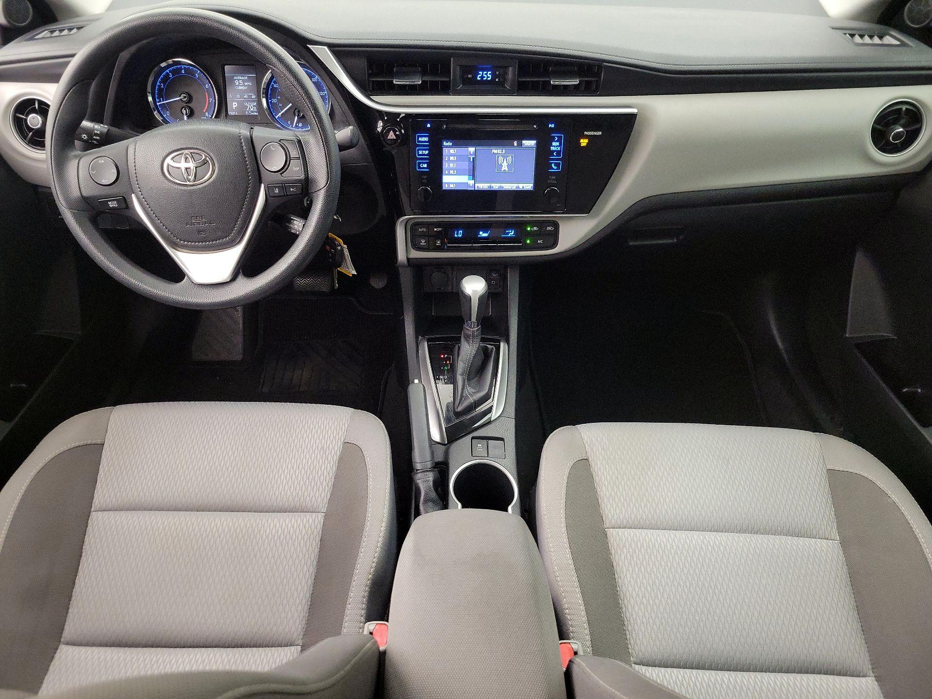 Thumbnail: 2017 Toyota Corolla - 9