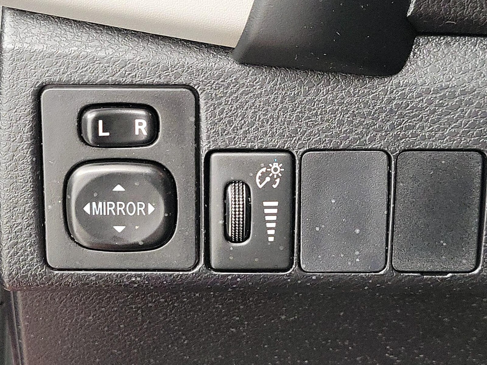 2017 Toyota Corolla LE - Photo 14