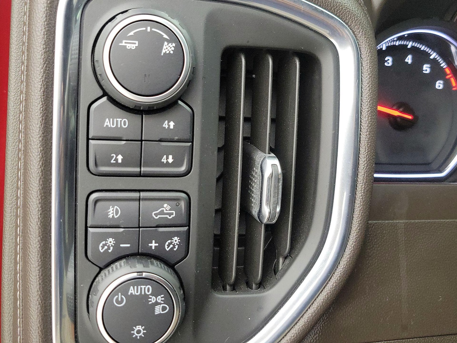 2019 Chevrolet Silverado 1500 RST - Photo 14