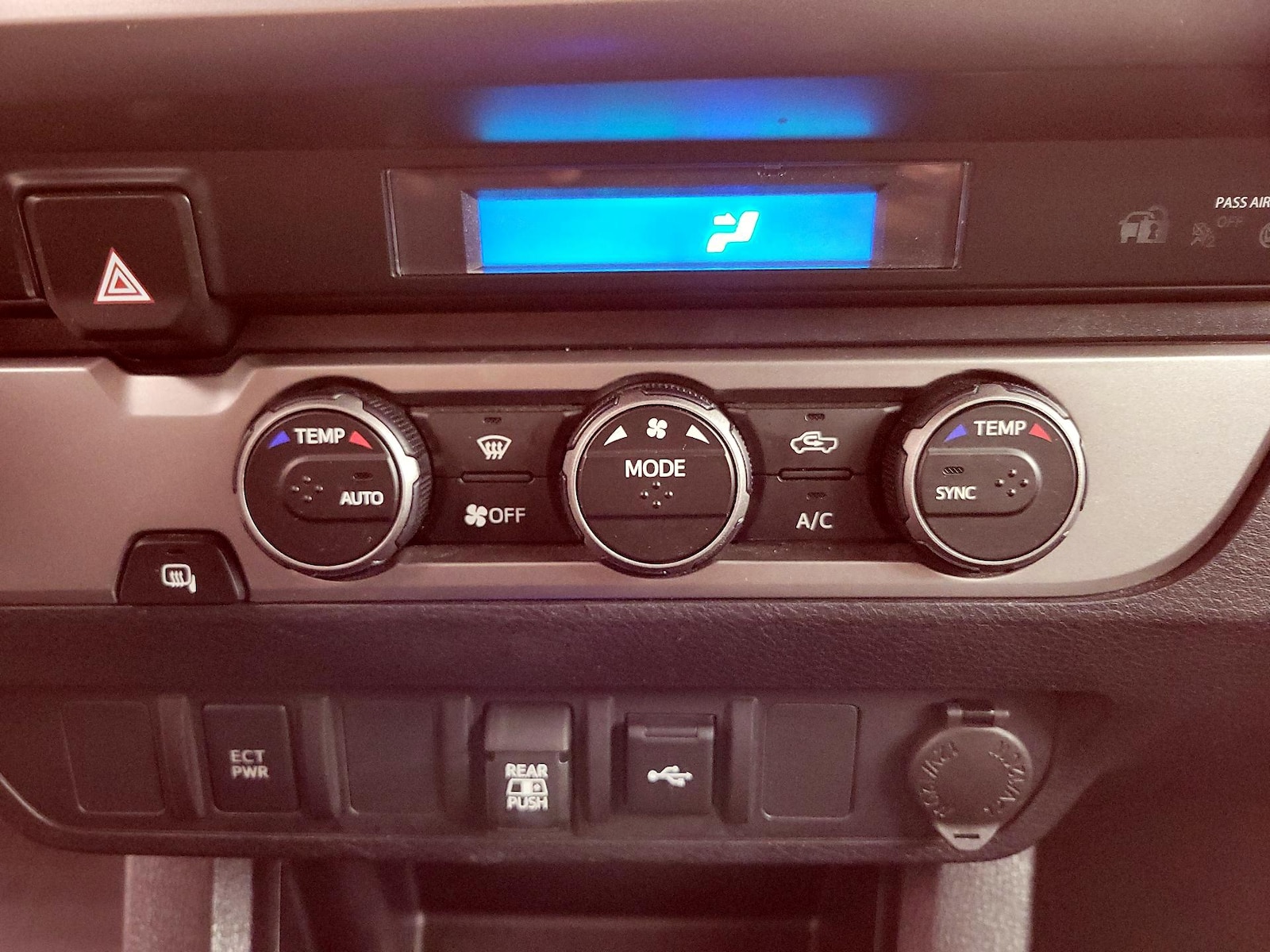 2023 Toyota Tacoma SR5 - Photo 17