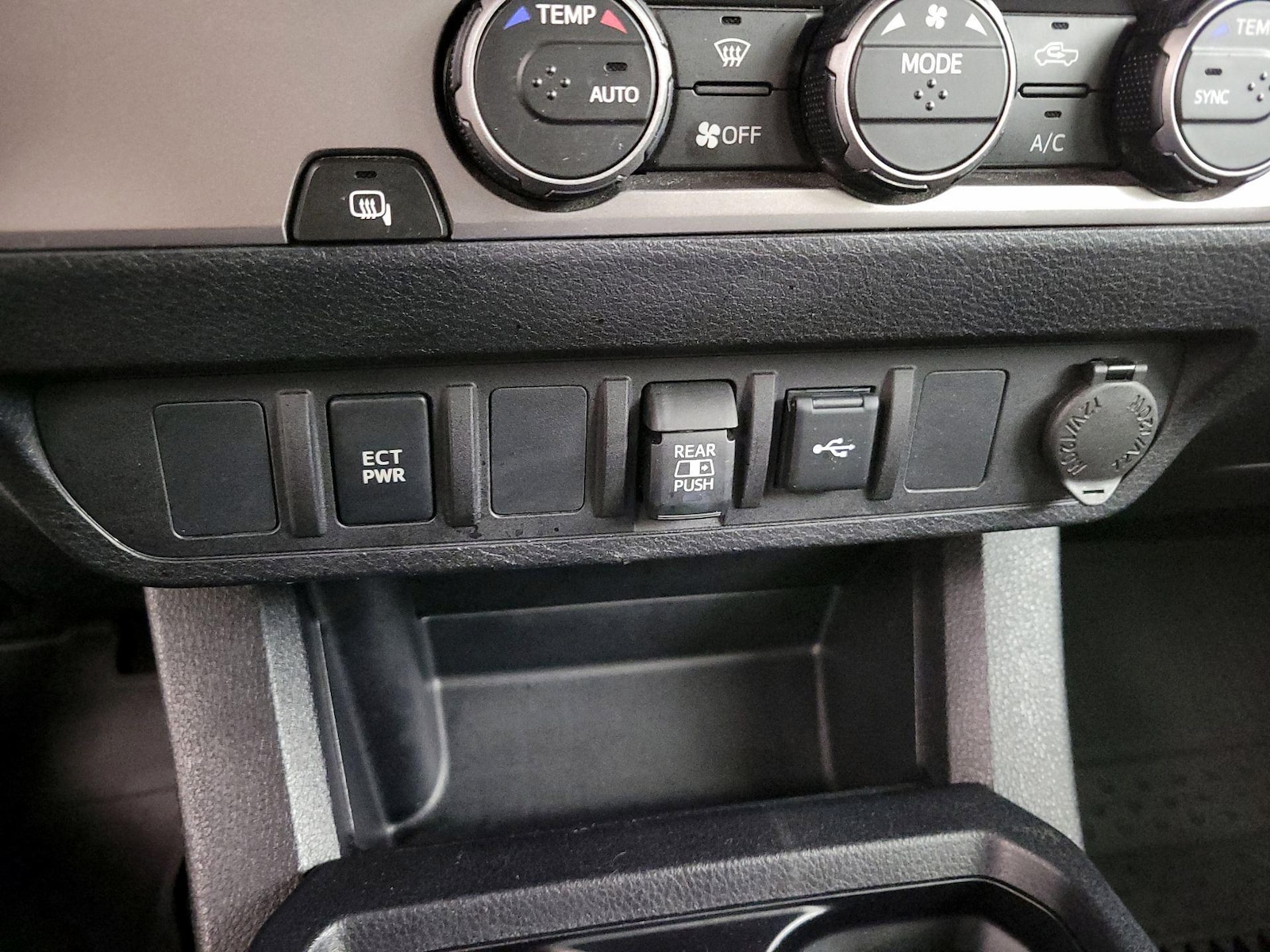 2023 Toyota Tacoma SR5 - Photo 19
