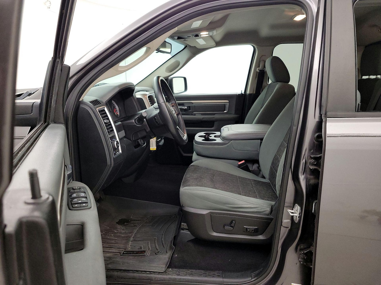 Power Seat(s) & Side Airbags