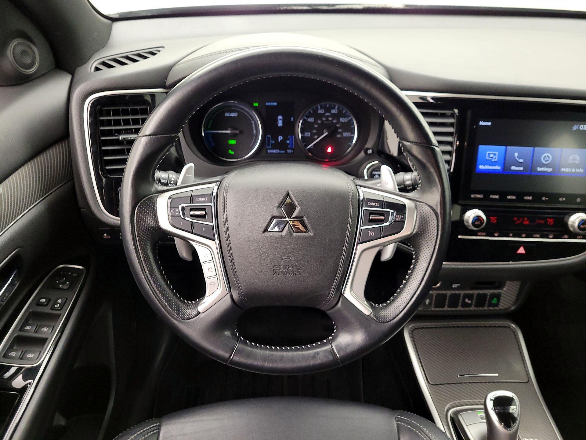 Thumbnail: 2020 Mitsubishi Outlander - 10