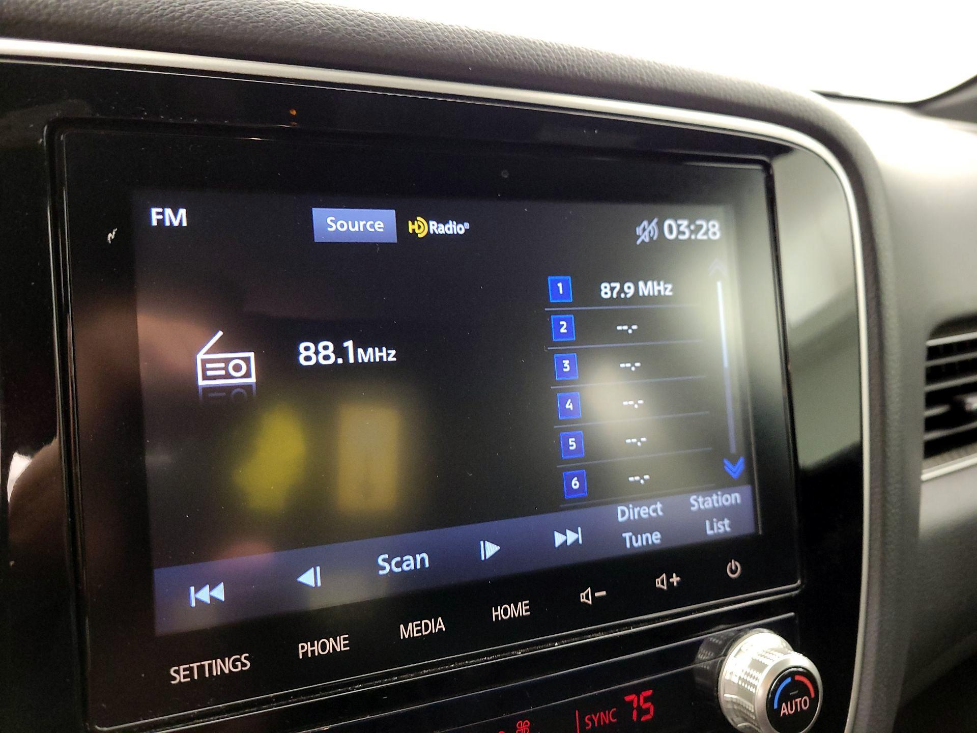 Thumbnail: 2020 Mitsubishi Outlander - 15