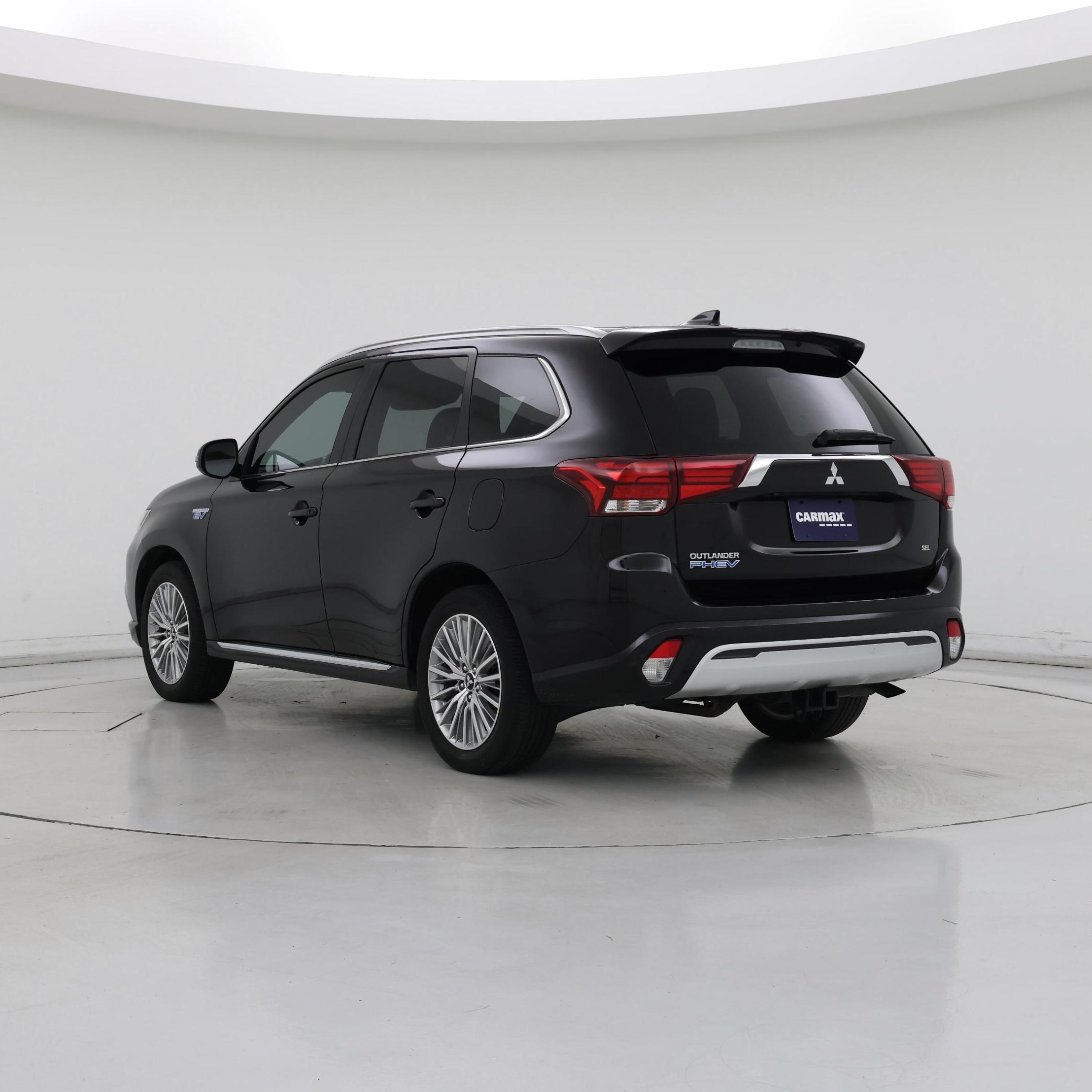 Thumbnail: 2020 Mitsubishi Outlander - 2