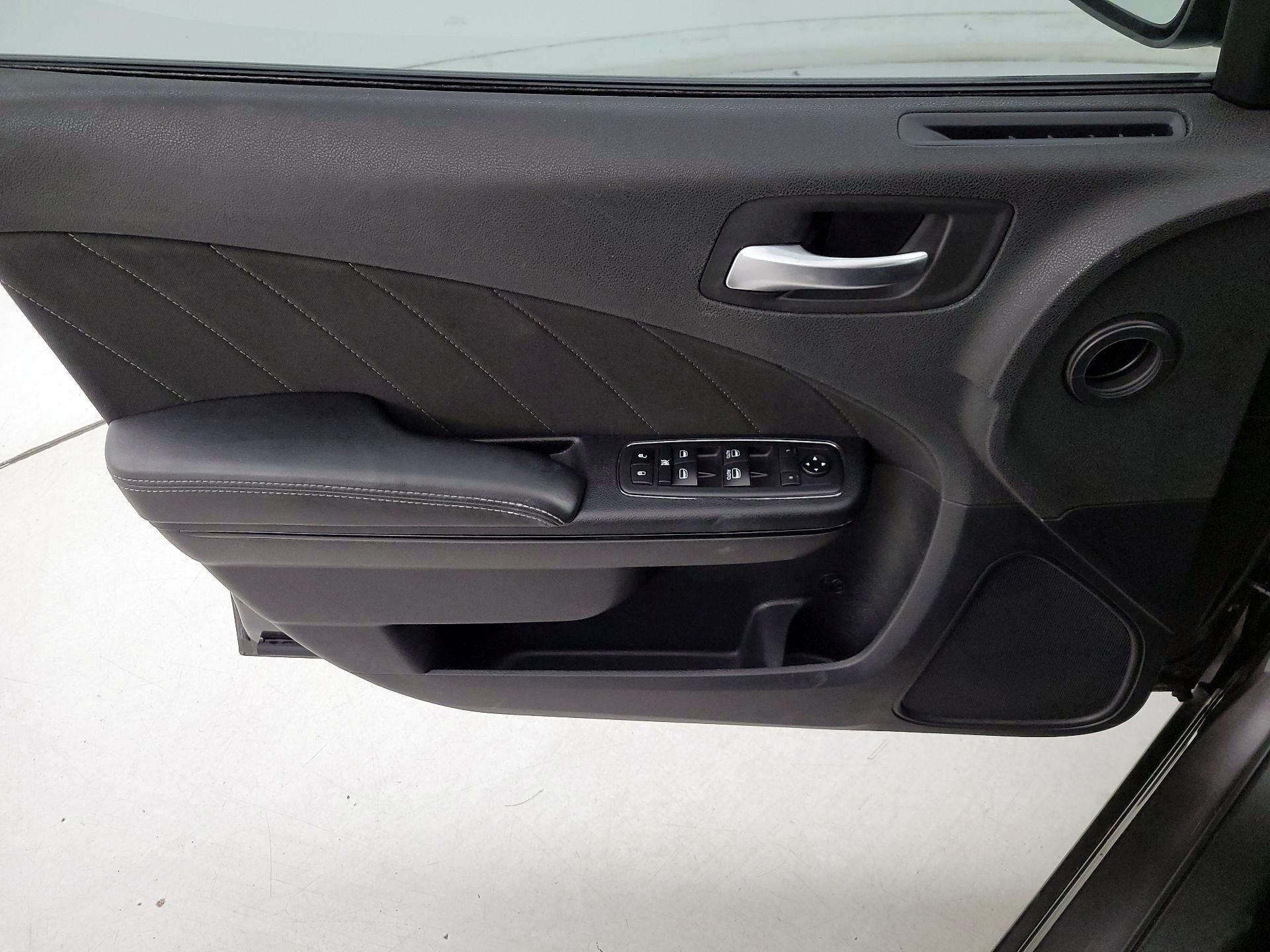 Thumbnail: 2020 Dodge Charger - 12