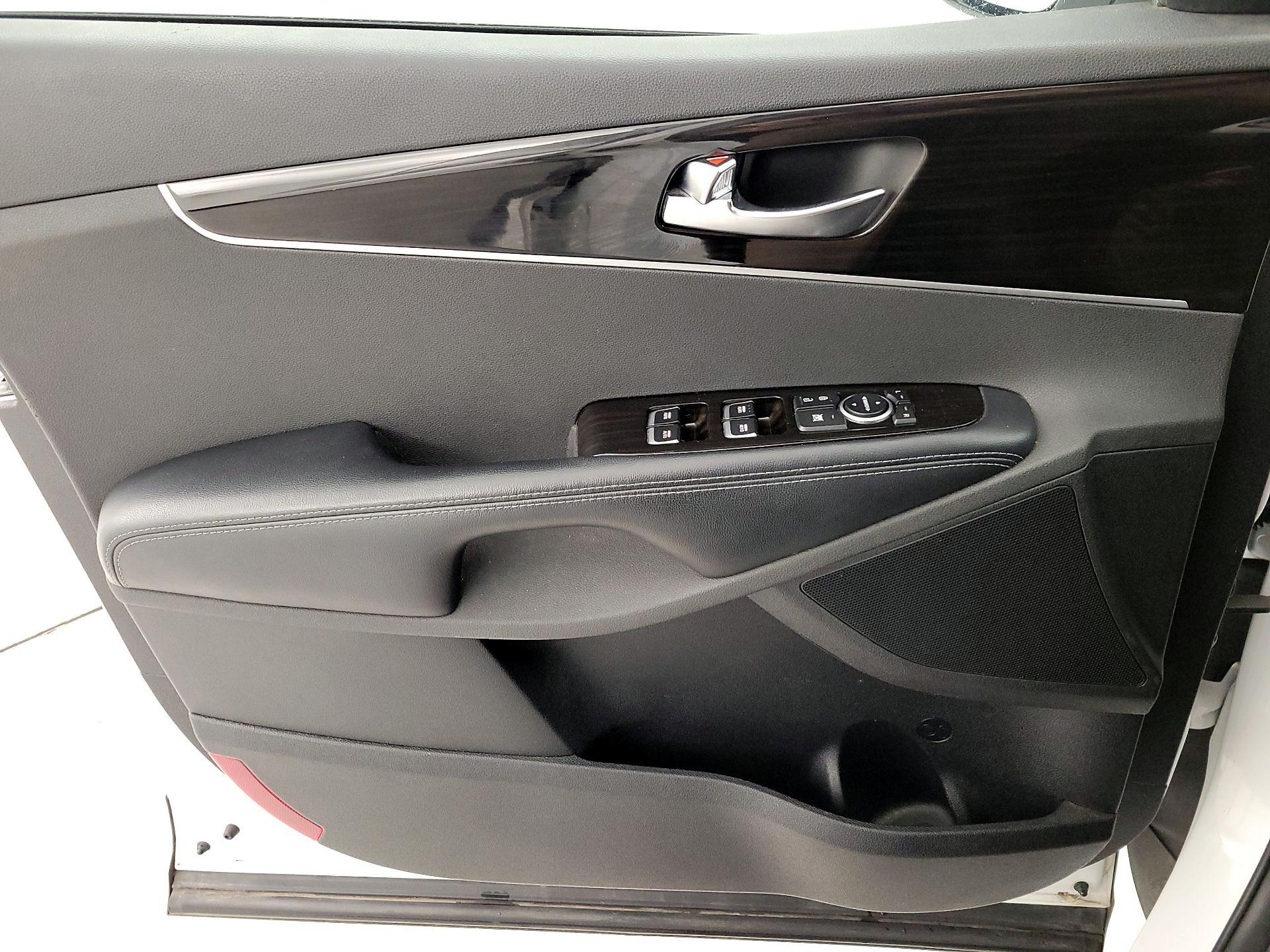 Thumbnail: 2020 Kia Sorento - 12