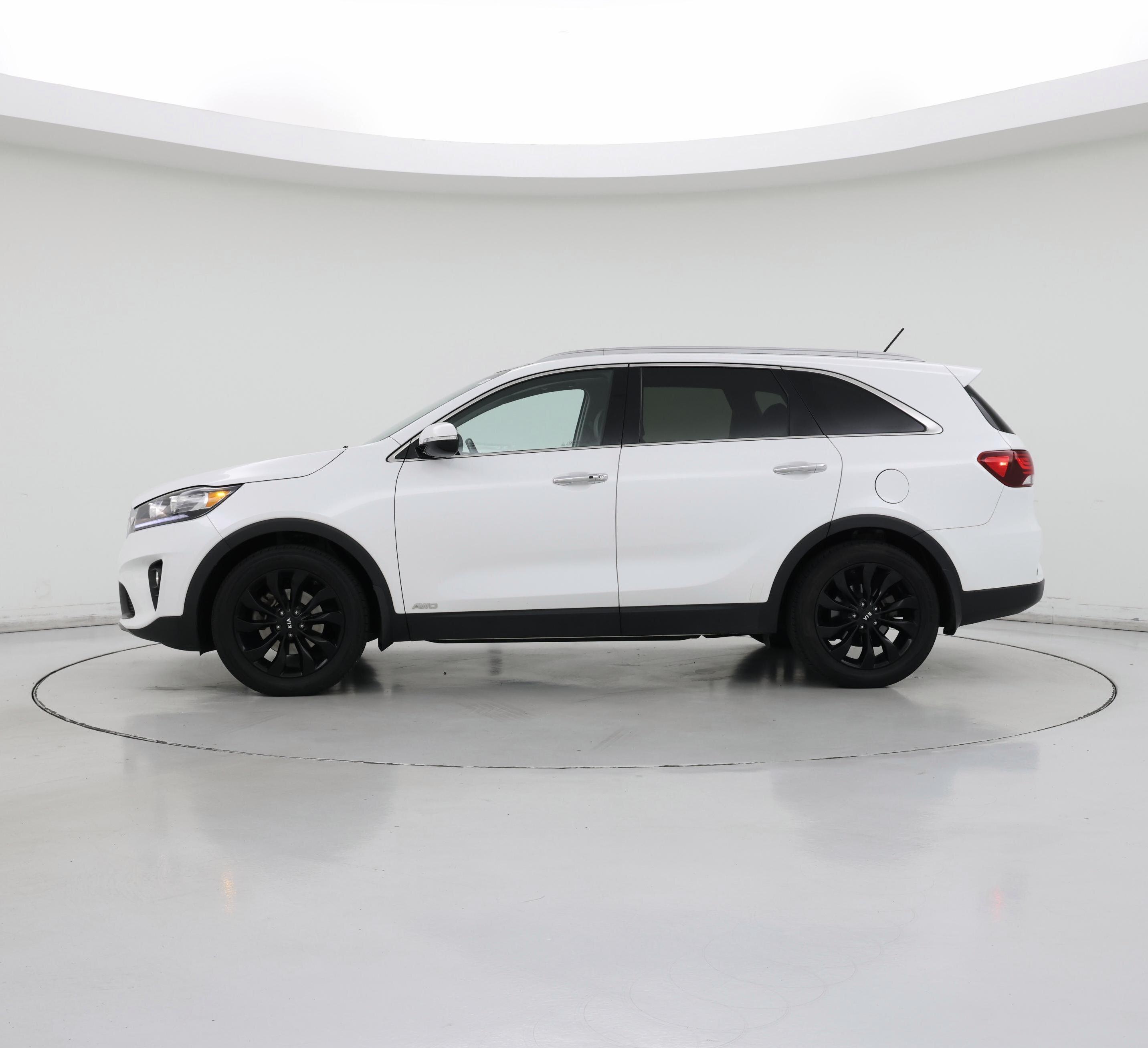 Thumbnail: 2020 Kia Sorento - 3