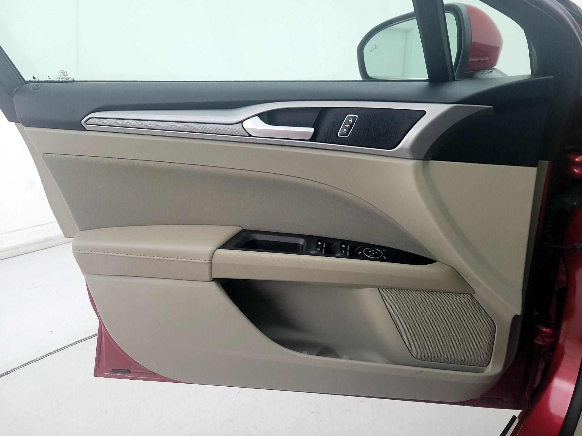 Thumbnail: 2020 Ford Fusion - 12