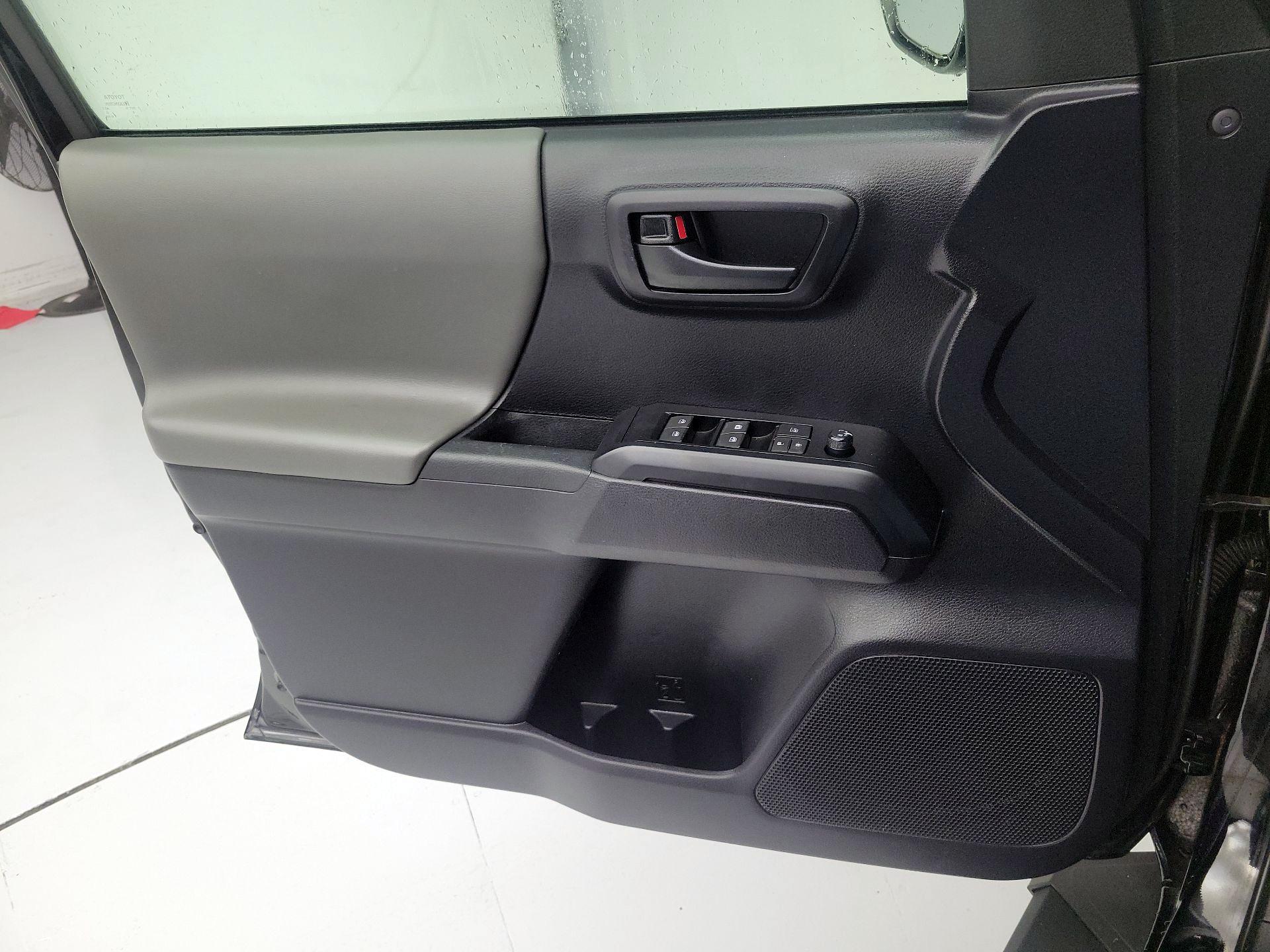 Thumbnail: 2020 Toyota Tacoma - 12