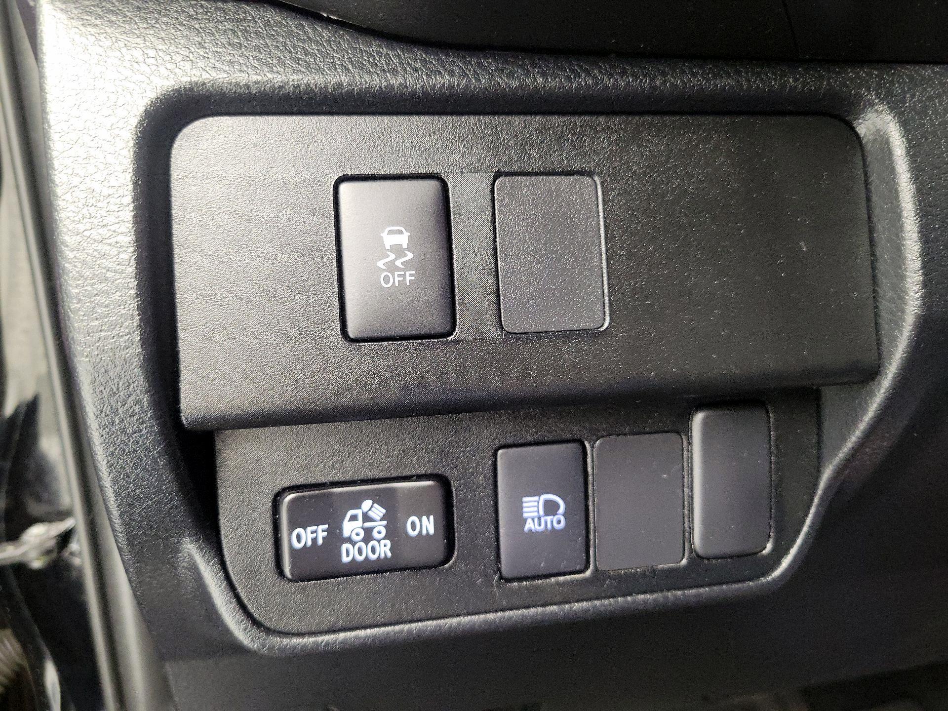 Thumbnail: 2020 Toyota Tacoma - 13