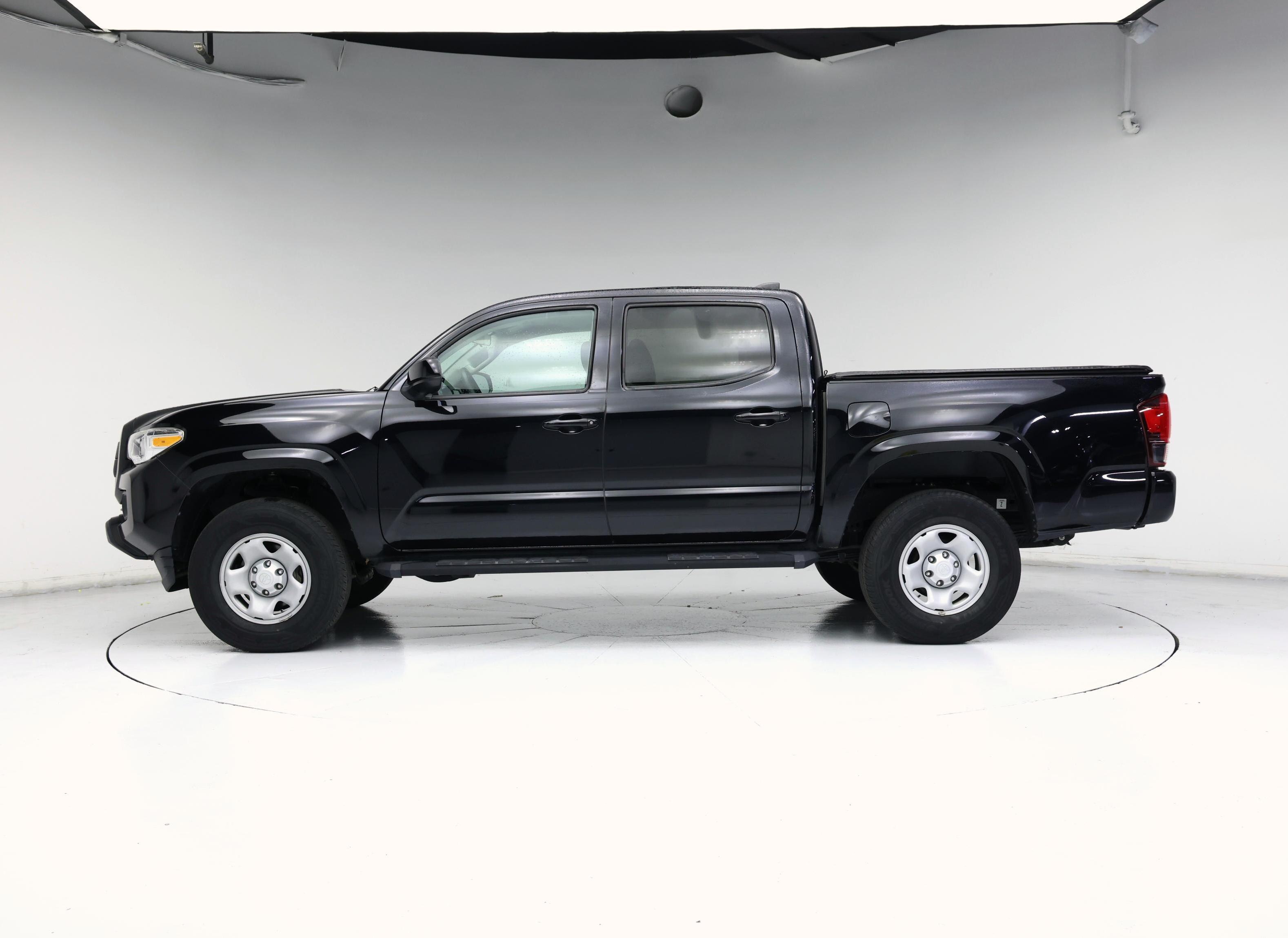 Thumbnail: 2020 Toyota Tacoma - 3