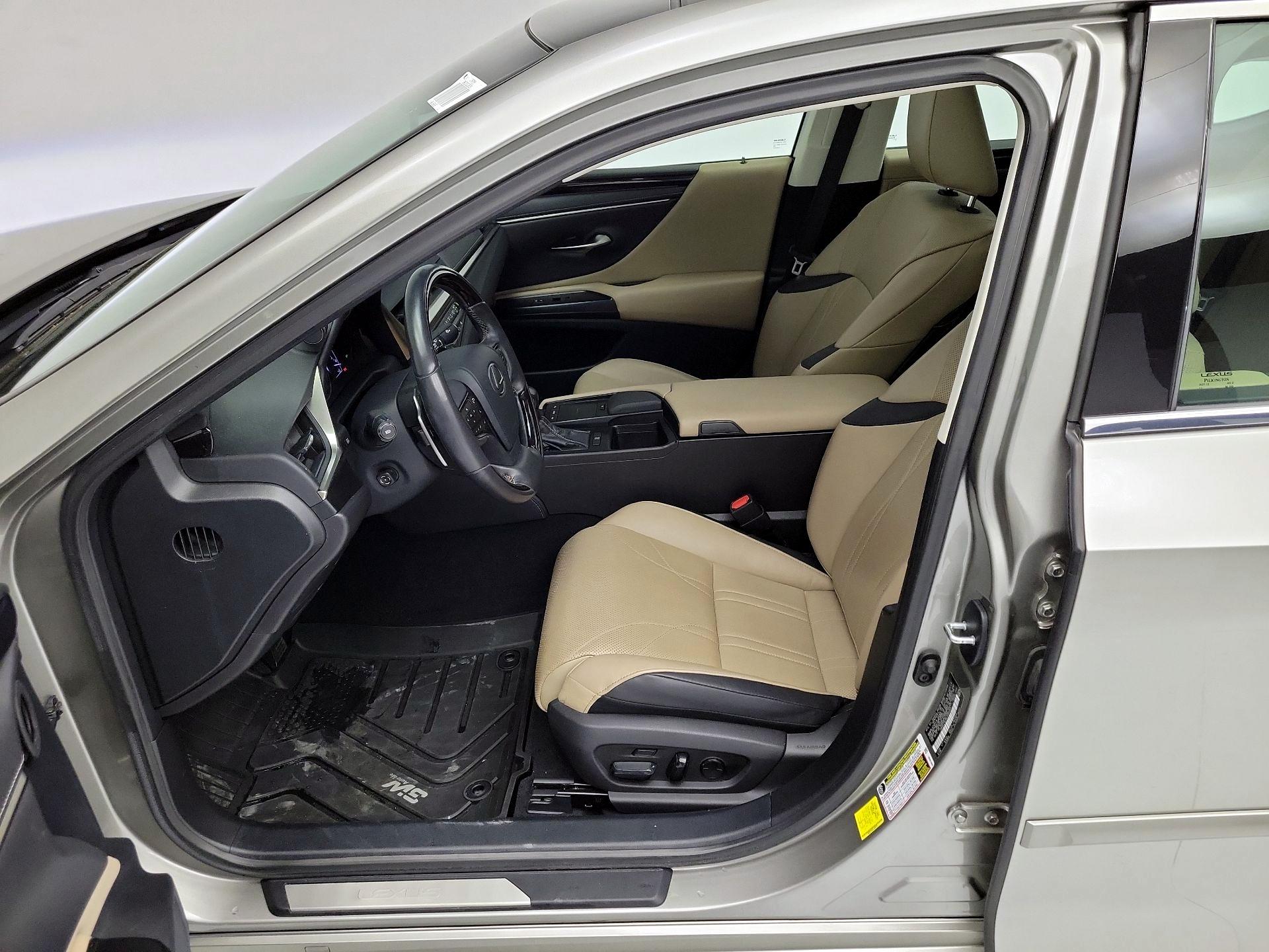 Thumbnail: 2020 Lexus ES - 11