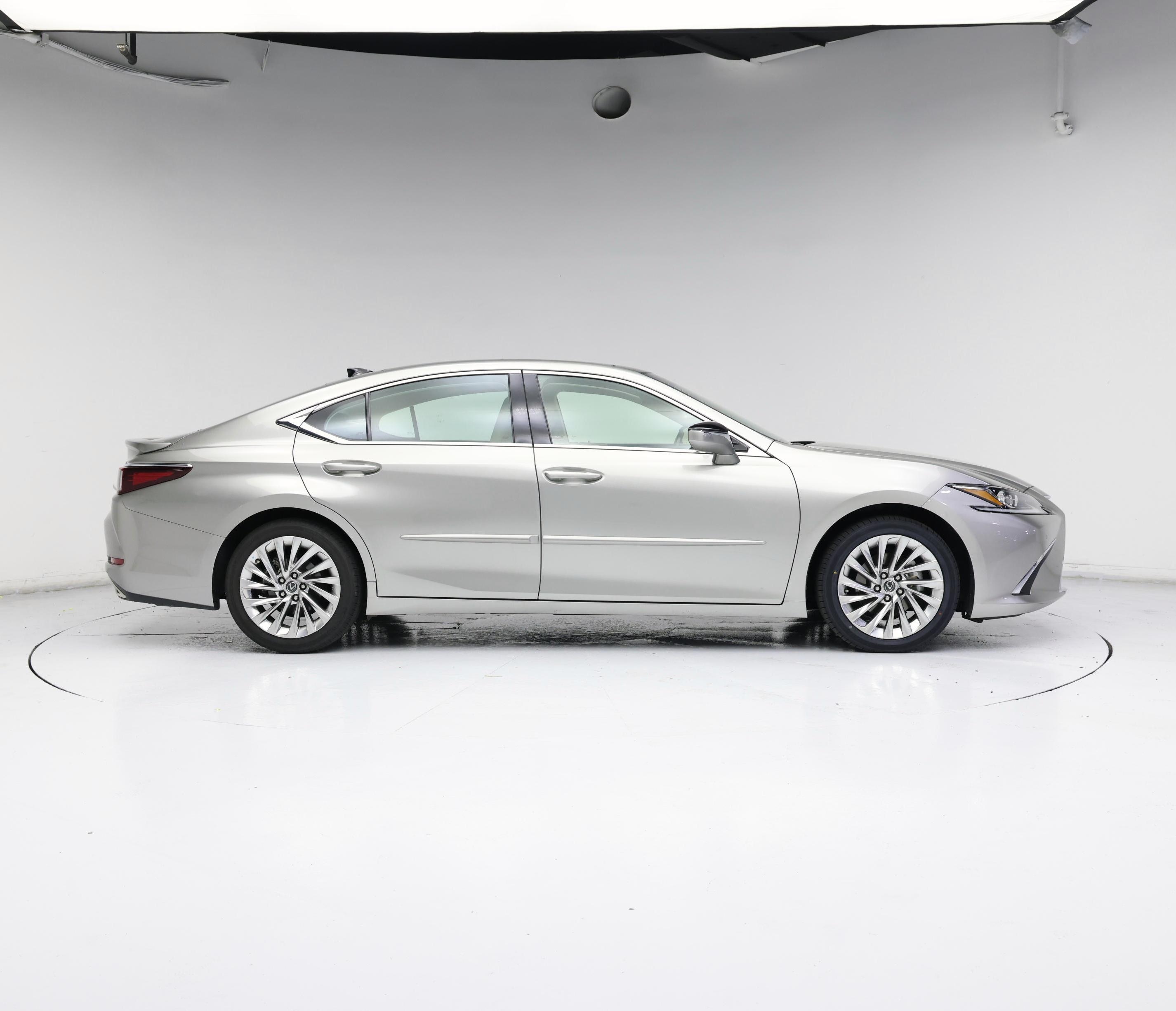 Thumbnail: 2020 Lexus ES - 7