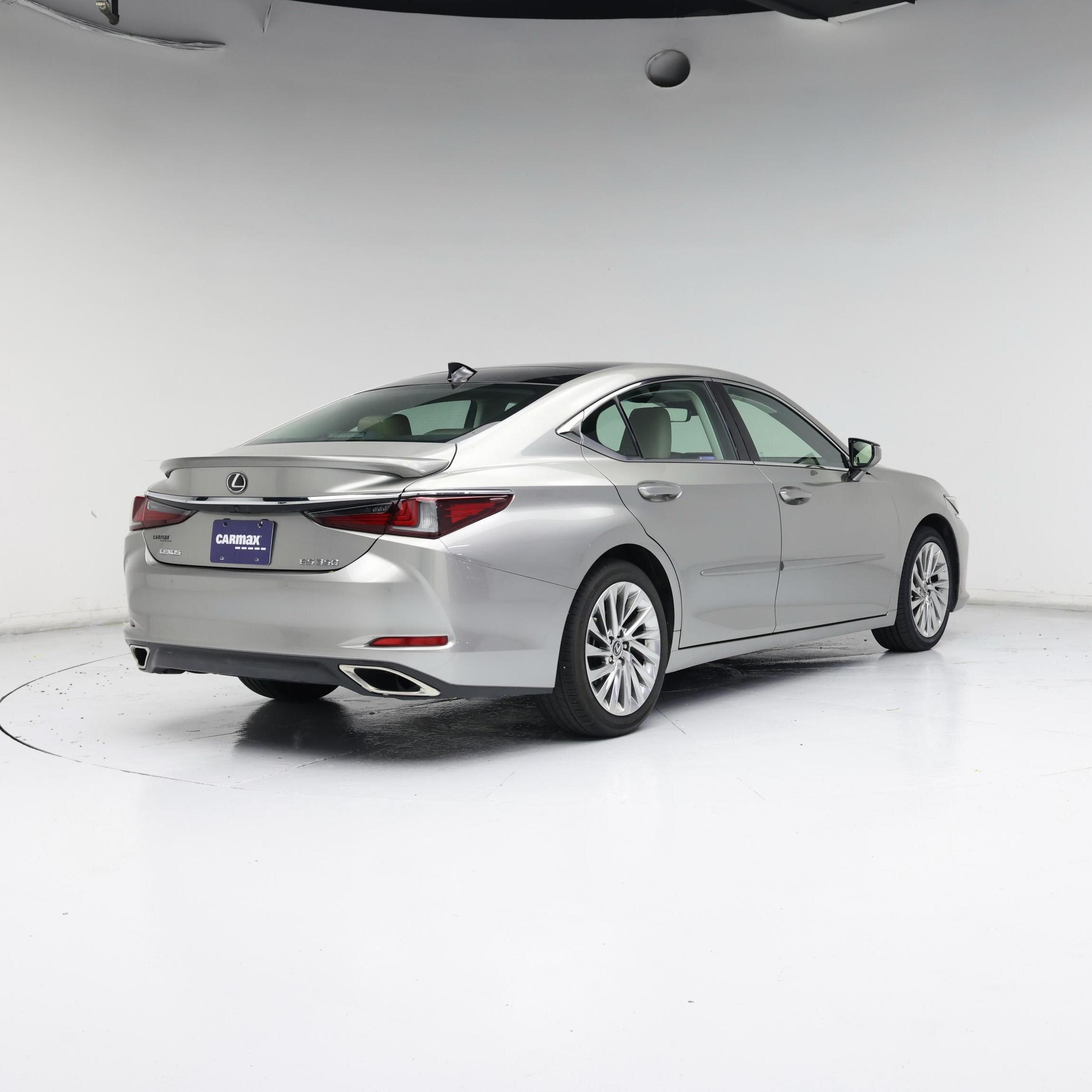Thumbnail: 2020 Lexus ES - 8