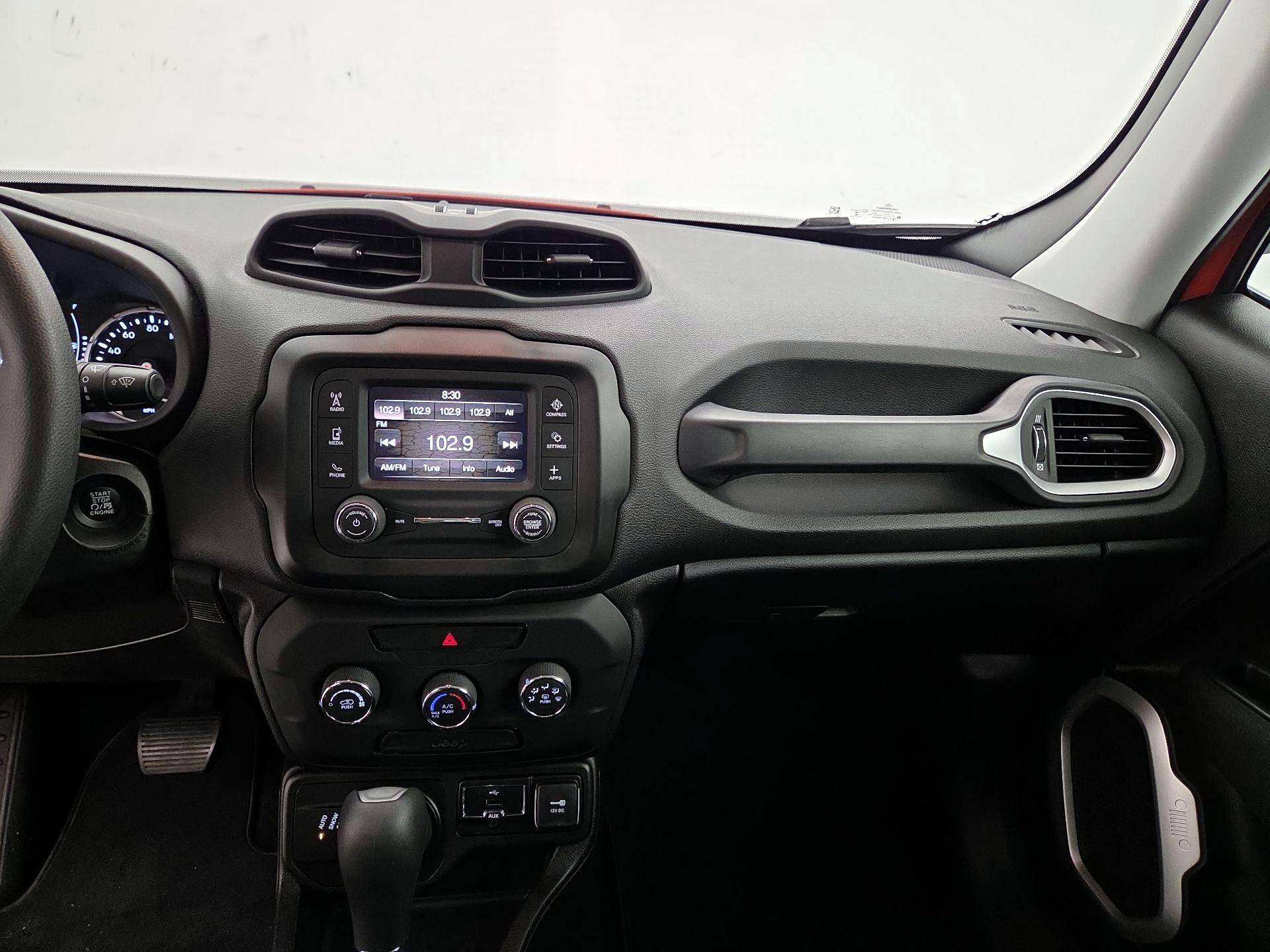 Thumbnail: 2018 Jeep Renegade - 9