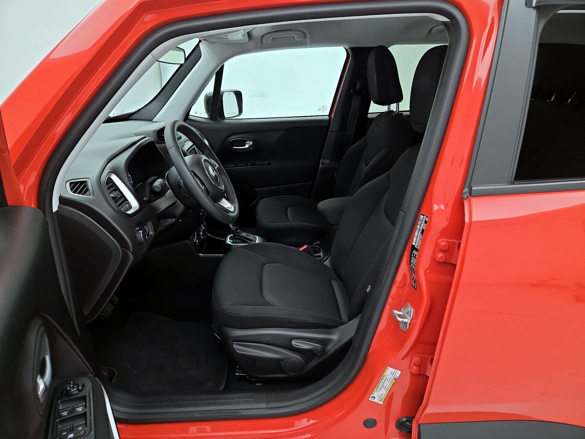 Thumbnail: 2018 Jeep Renegade - 11