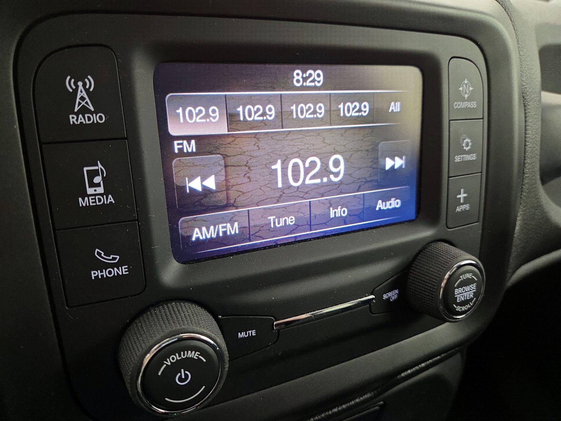 Thumbnail: 2018 Jeep Renegade - 15