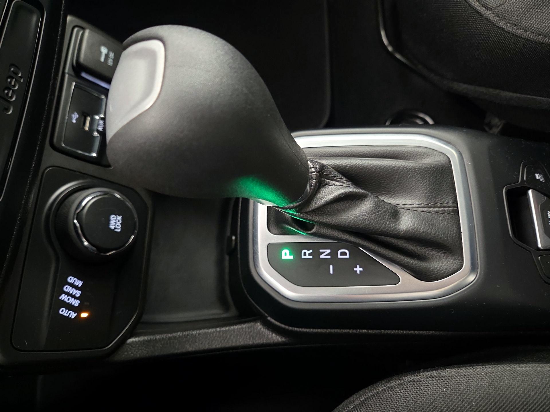 Thumbnail: 2018 Jeep Renegade - 17