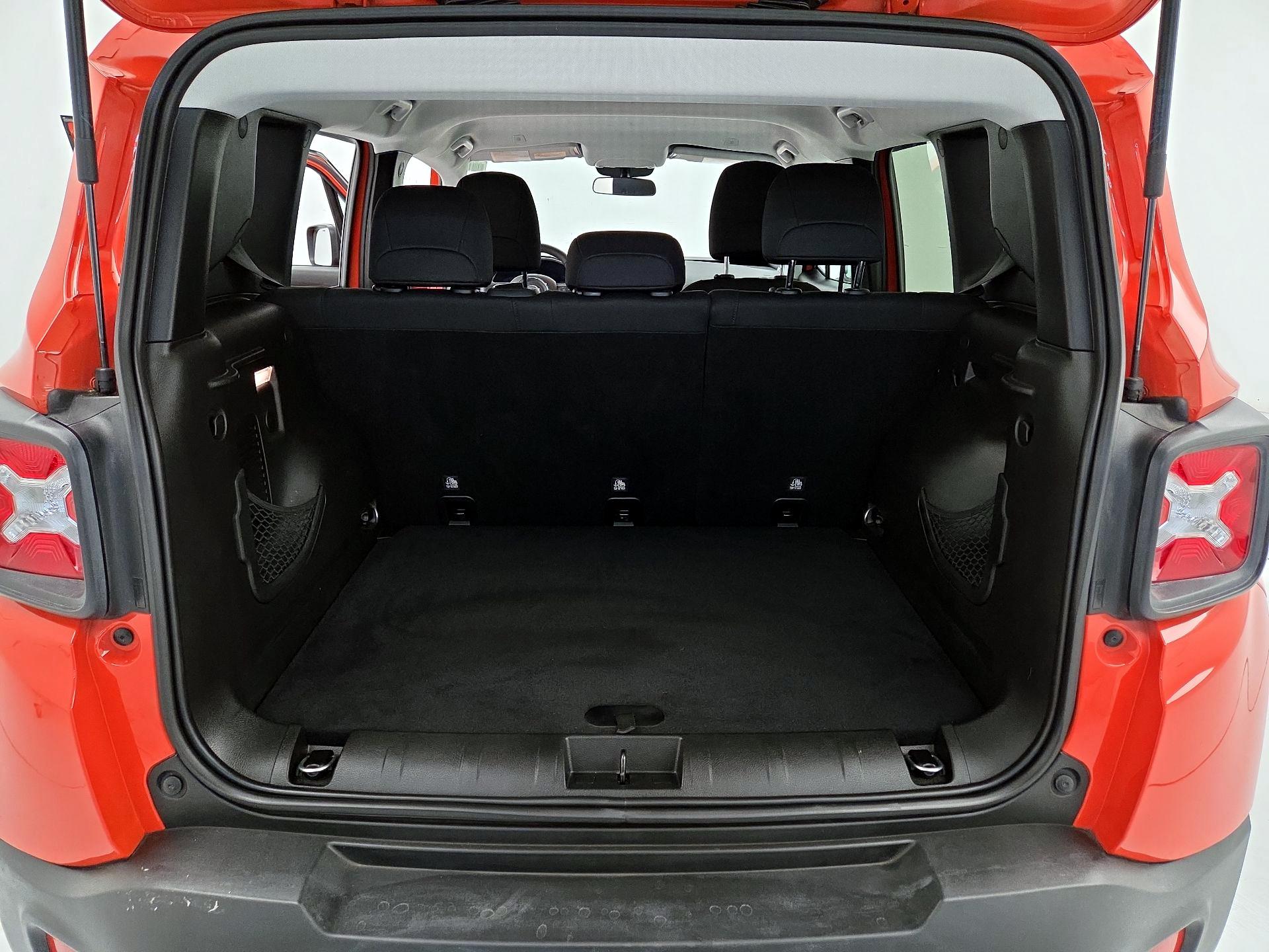 Thumbnail: 2018 Jeep Renegade - 20