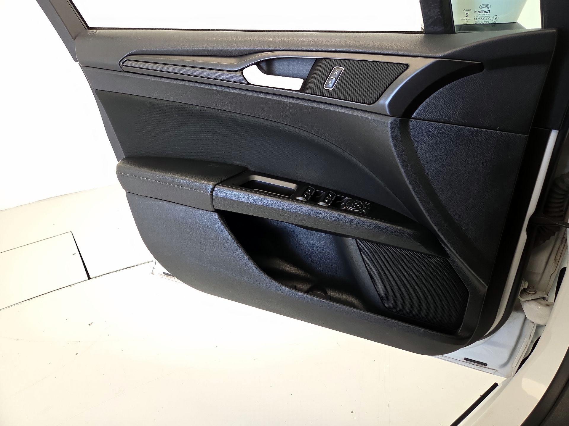 Thumbnail: 2018 Ford Fusion - 12