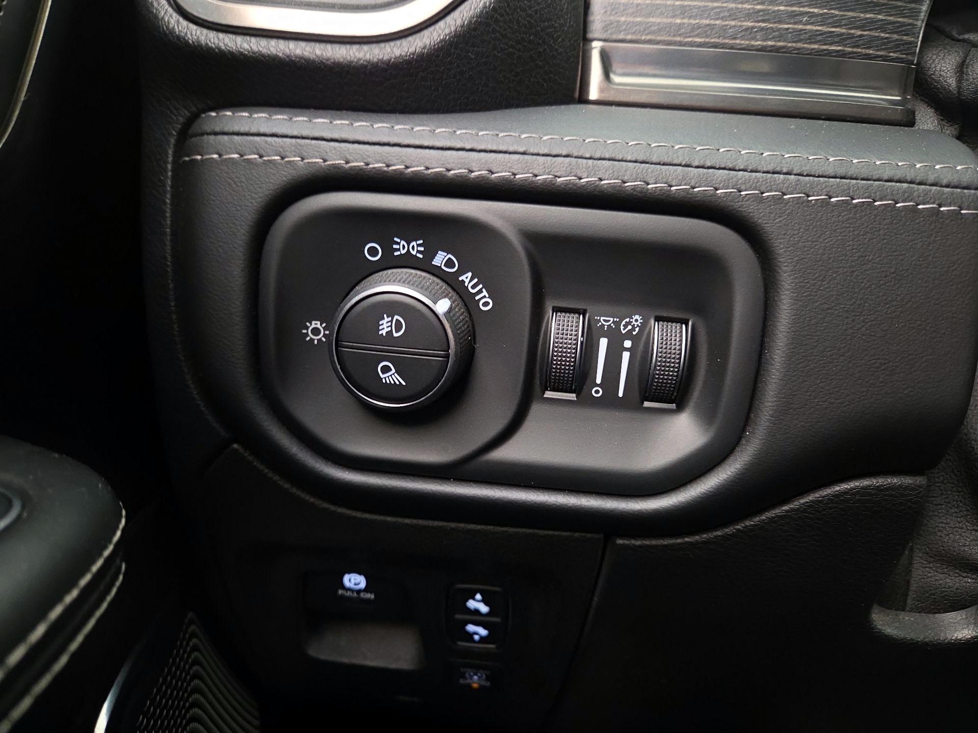 Thumbnail: 2019 RAM 1500 - 13