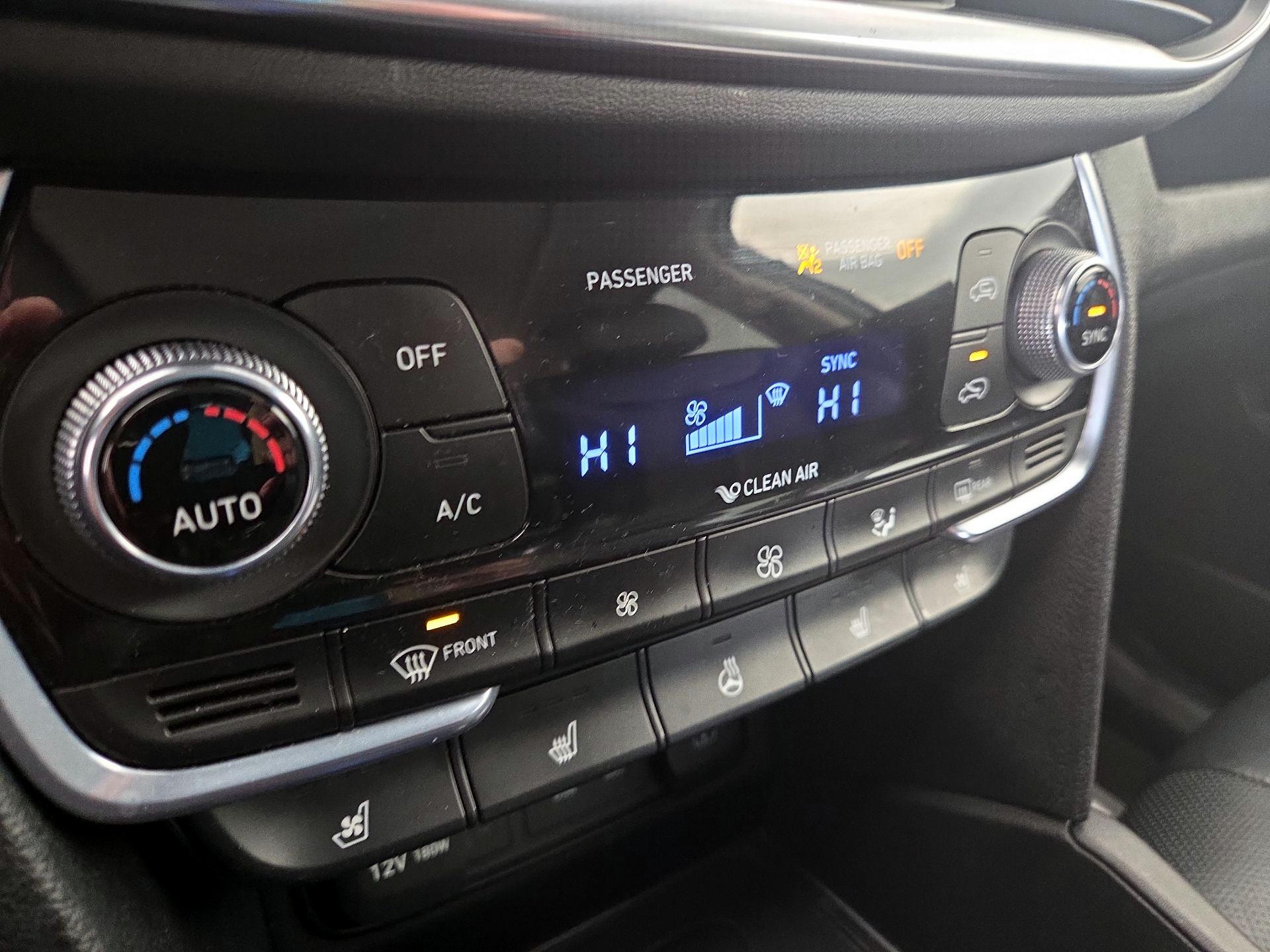 Thumbnail: 2020 Hyundai Santa Fe - 17