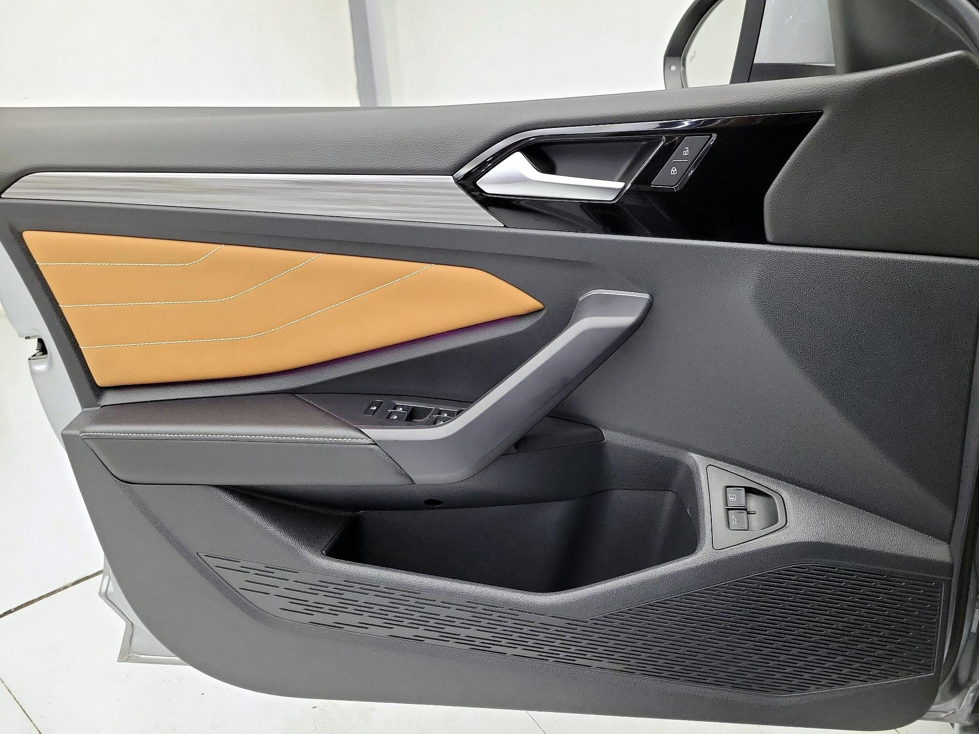 Thumbnail: 2024 Volkswagen Jetta - 12