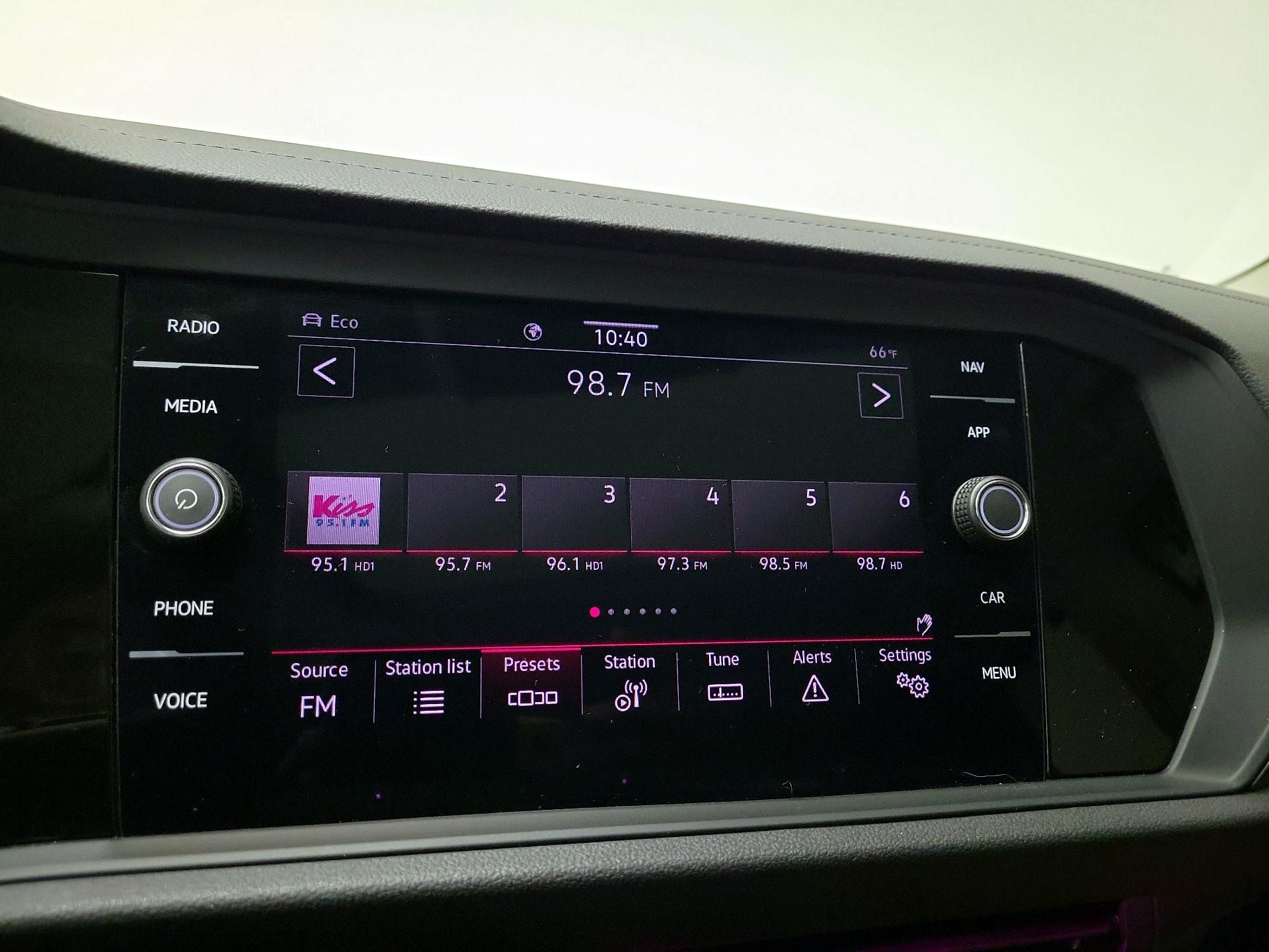 Thumbnail: 2024 Volkswagen Jetta - 16