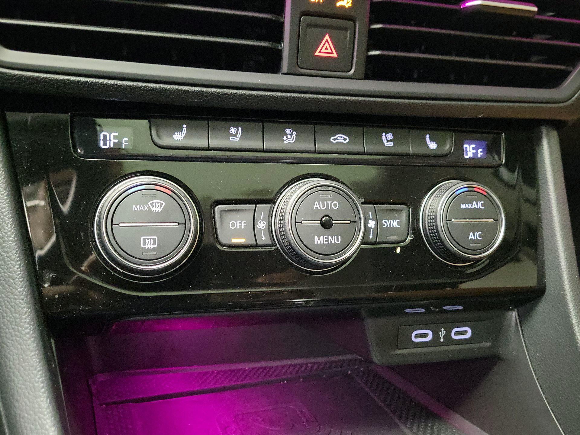 Thumbnail: 2024 Volkswagen Jetta - 17