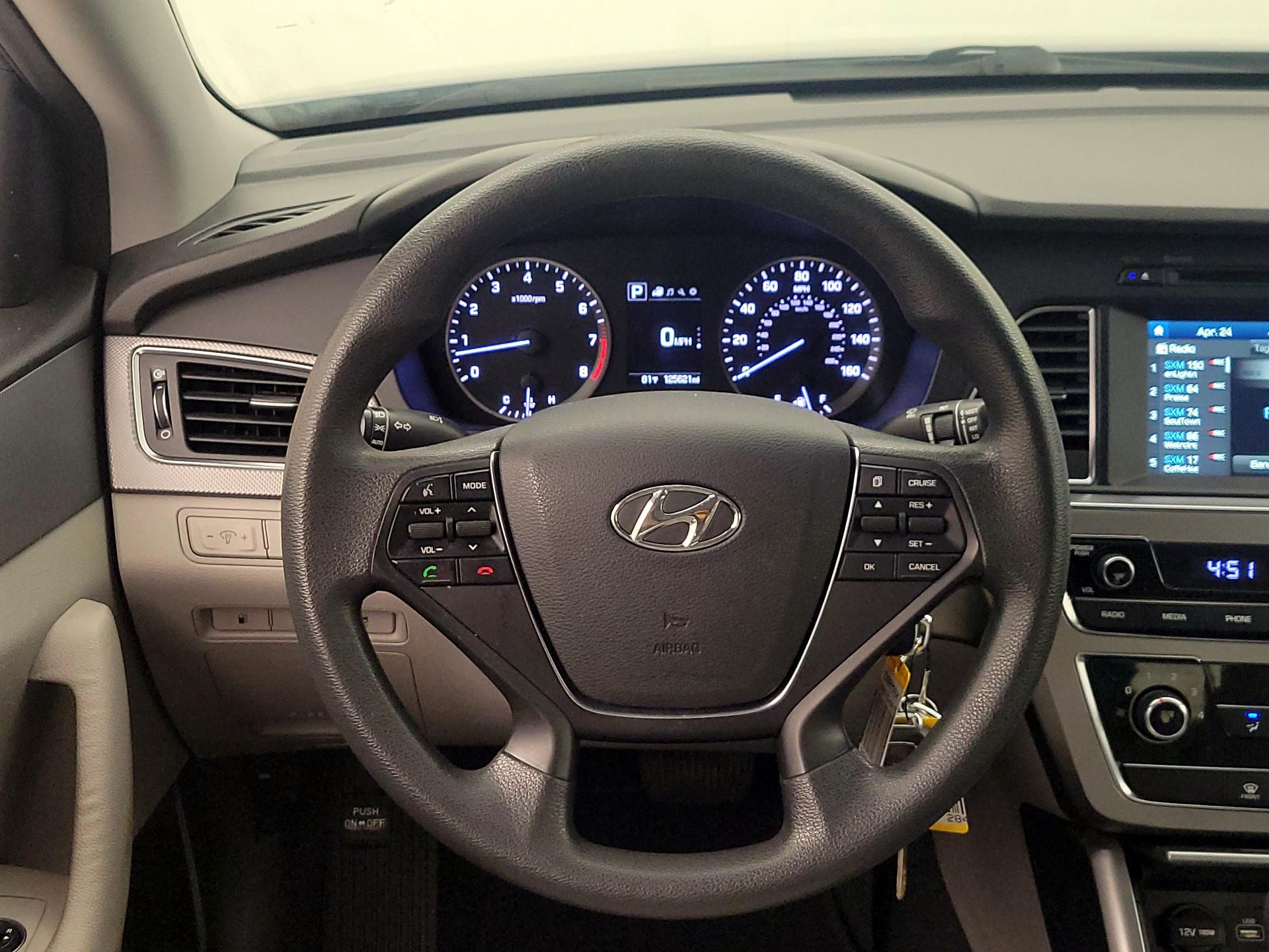 Thumbnail: 2016 Hyundai Sonata - 10