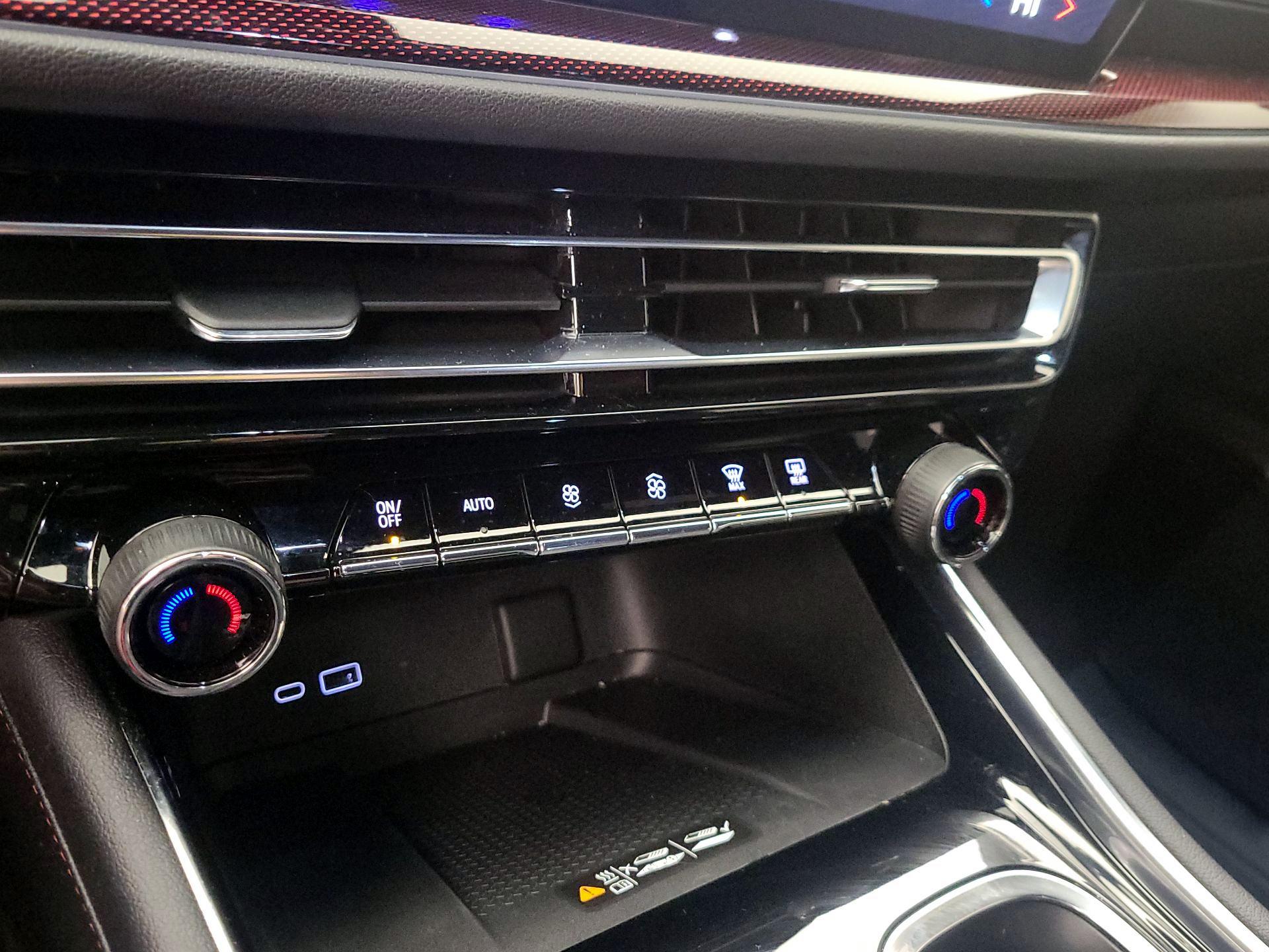 Thumbnail: 2025 Chevrolet Traverse - 17