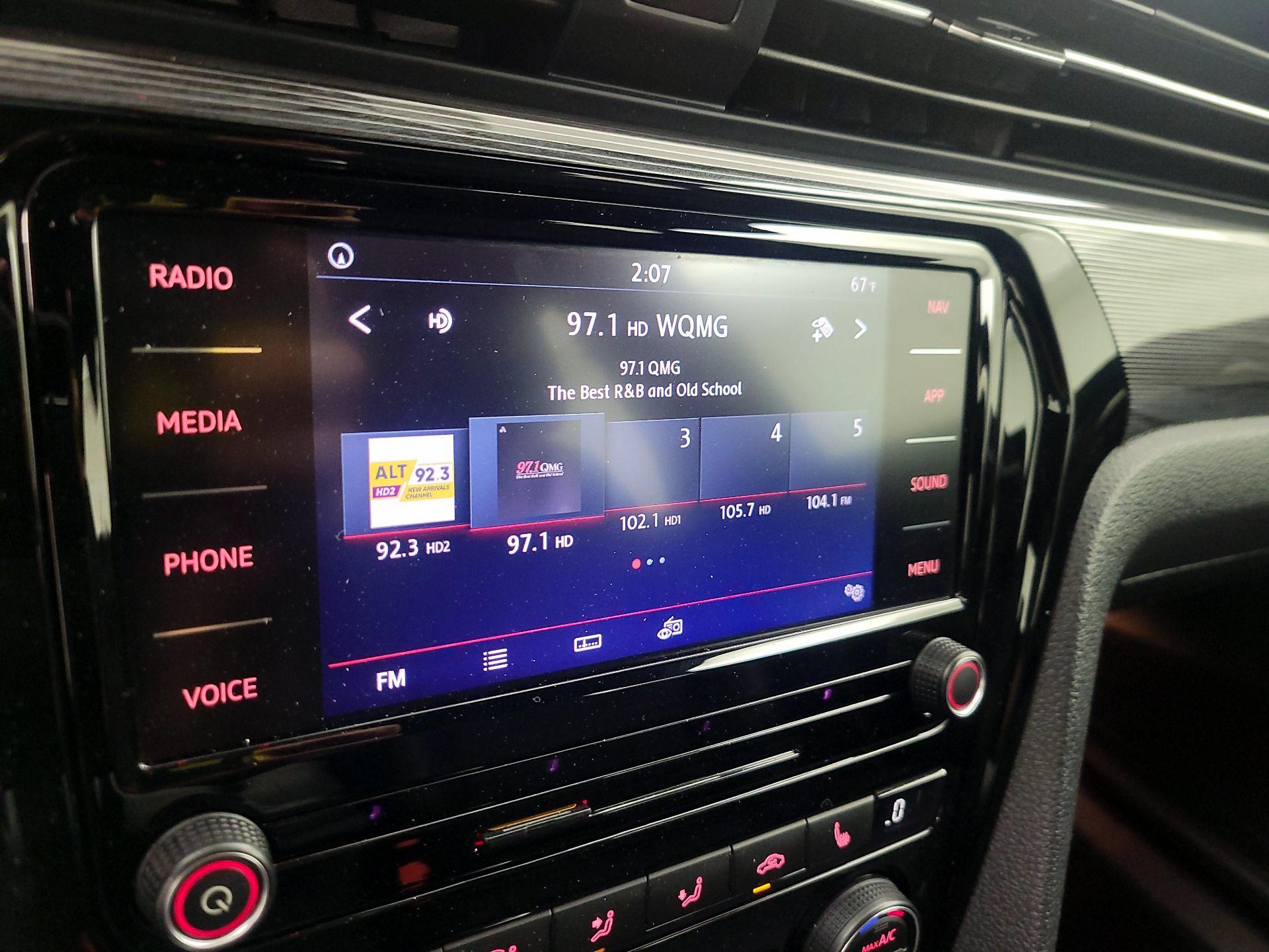 Thumbnail: 2021 Volkswagen Passat - 16