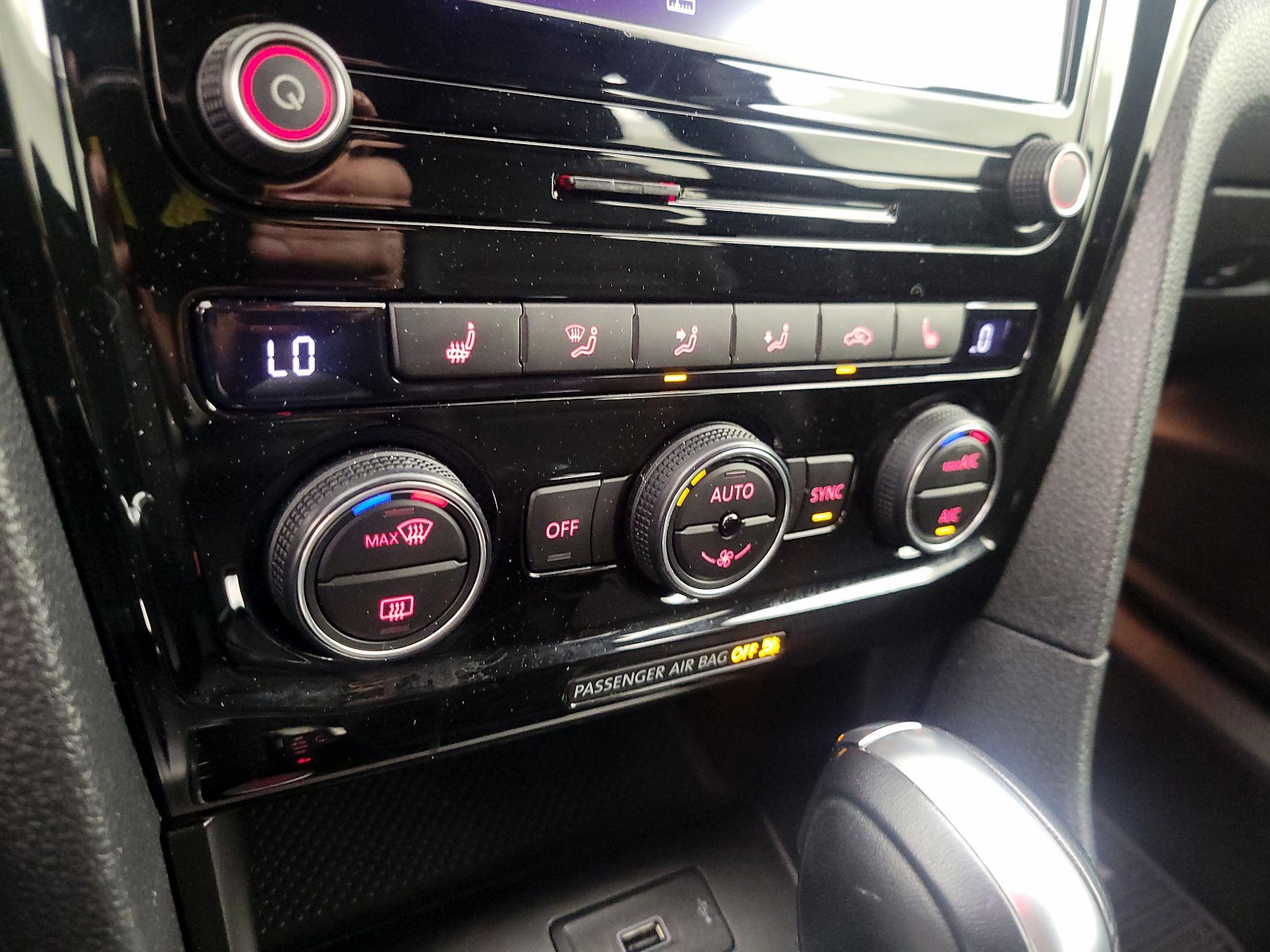 Thumbnail: 2021 Volkswagen Passat - 17