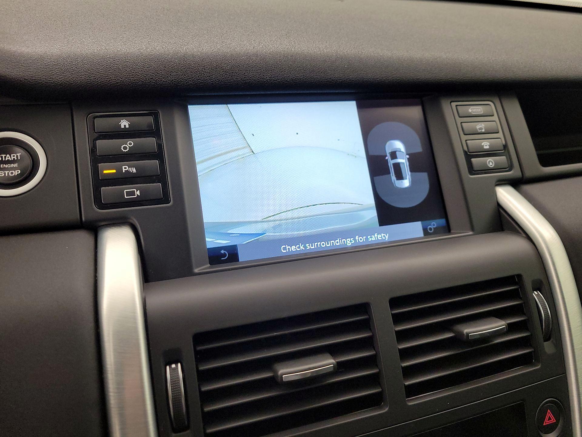 Thumbnail: 2019 Land Rover Discovery Sport - 15