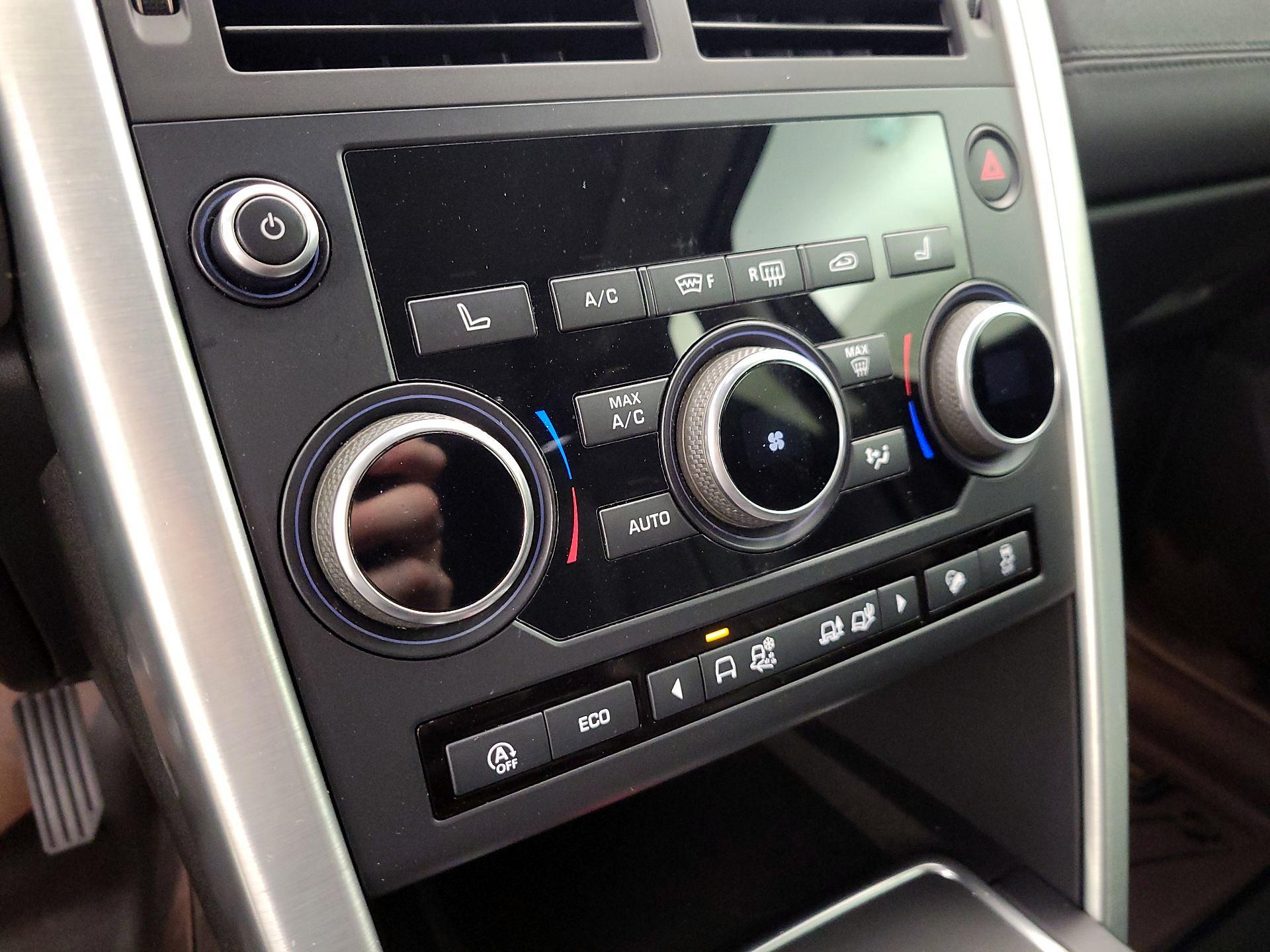 Thumbnail: 2019 Land Rover Discovery Sport - 17