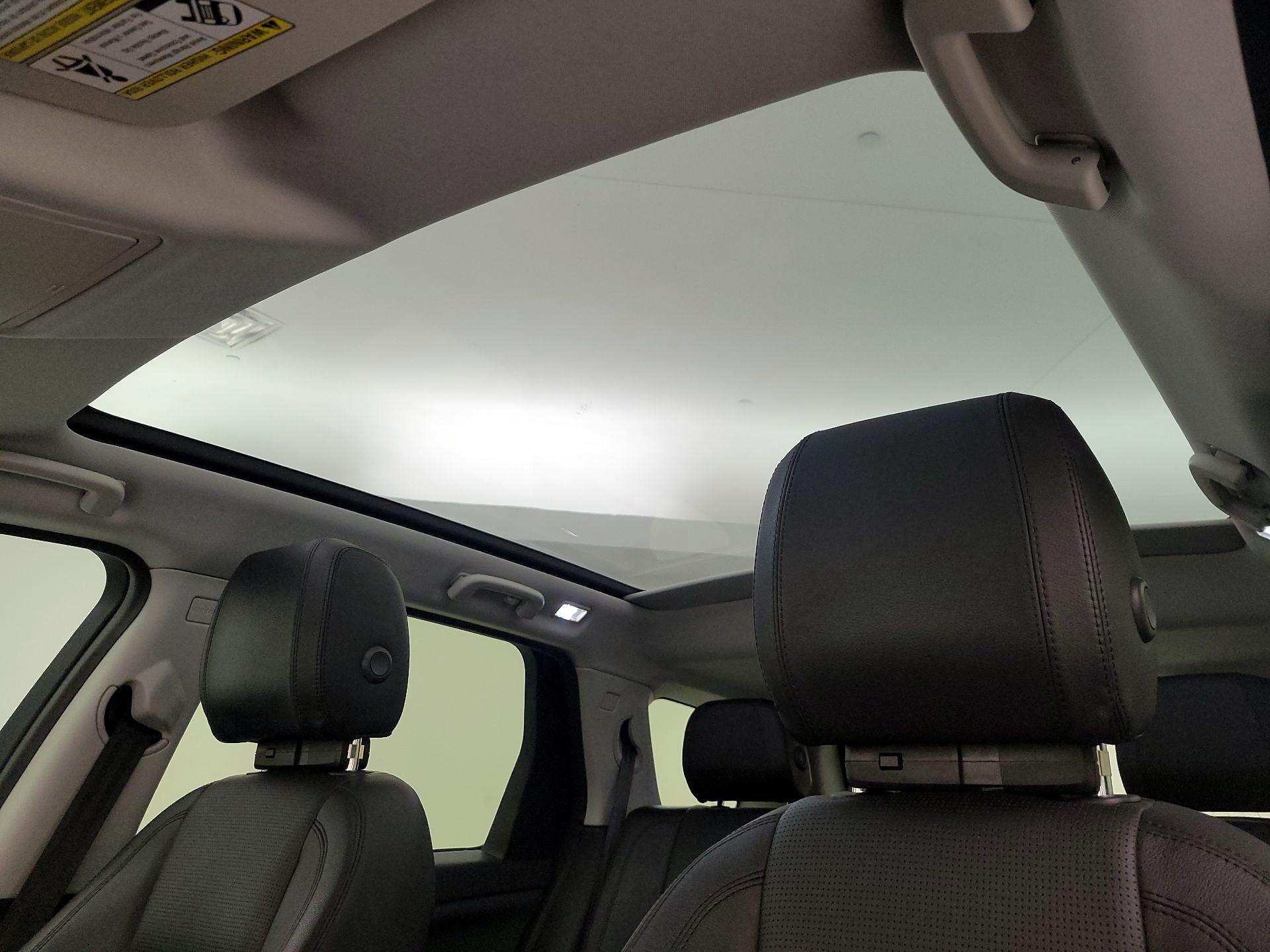 Thumbnail: 2019 Land Rover Discovery Sport - 20