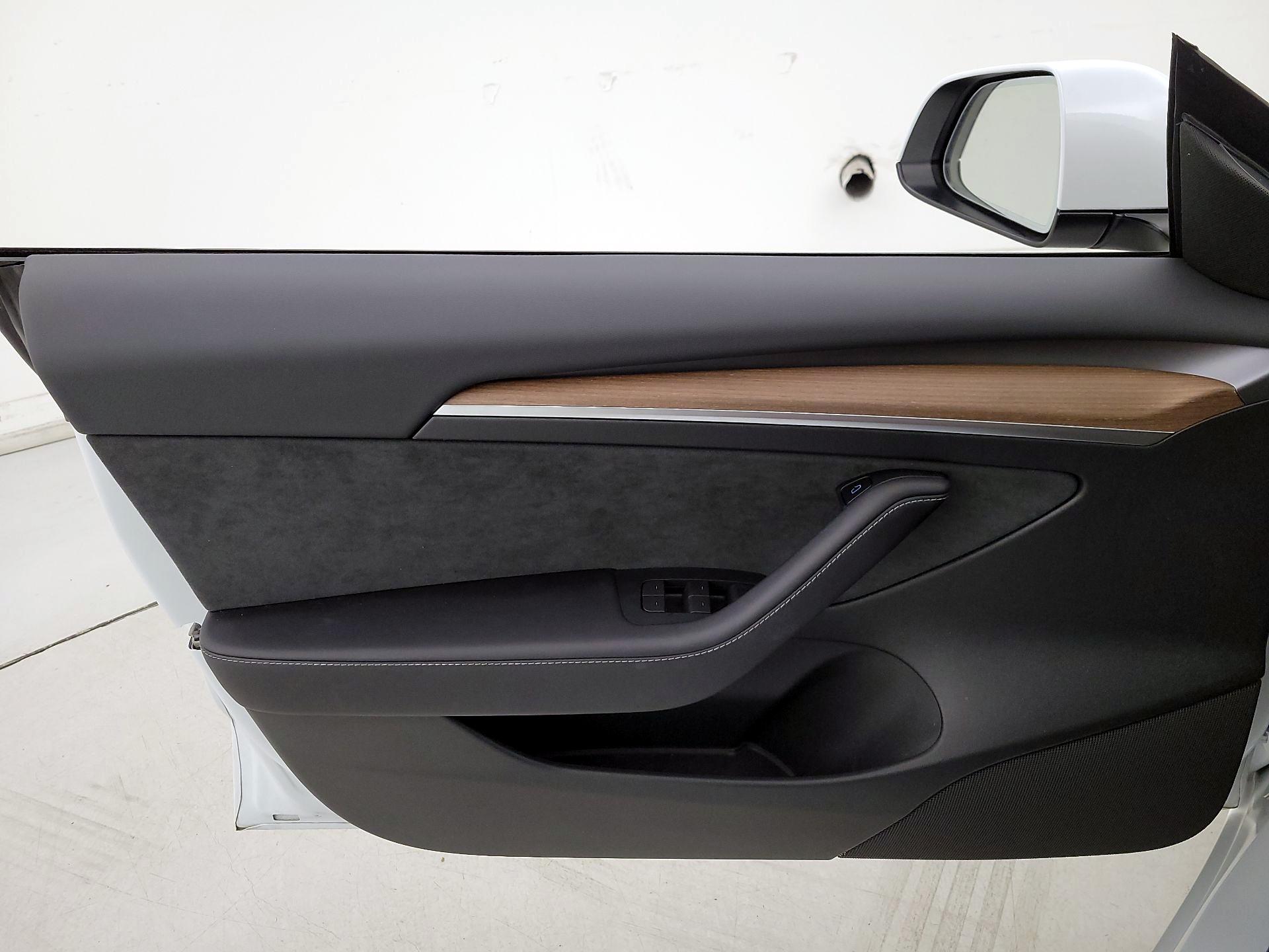 Thumbnail: 2023 Tesla Model 3 - 12