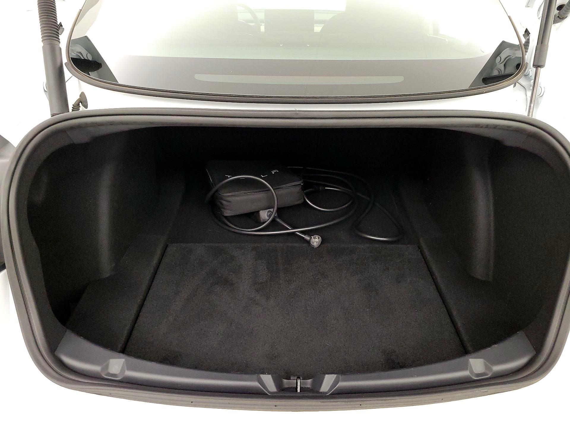 Thumbnail: 2023 Tesla Model 3 - 19