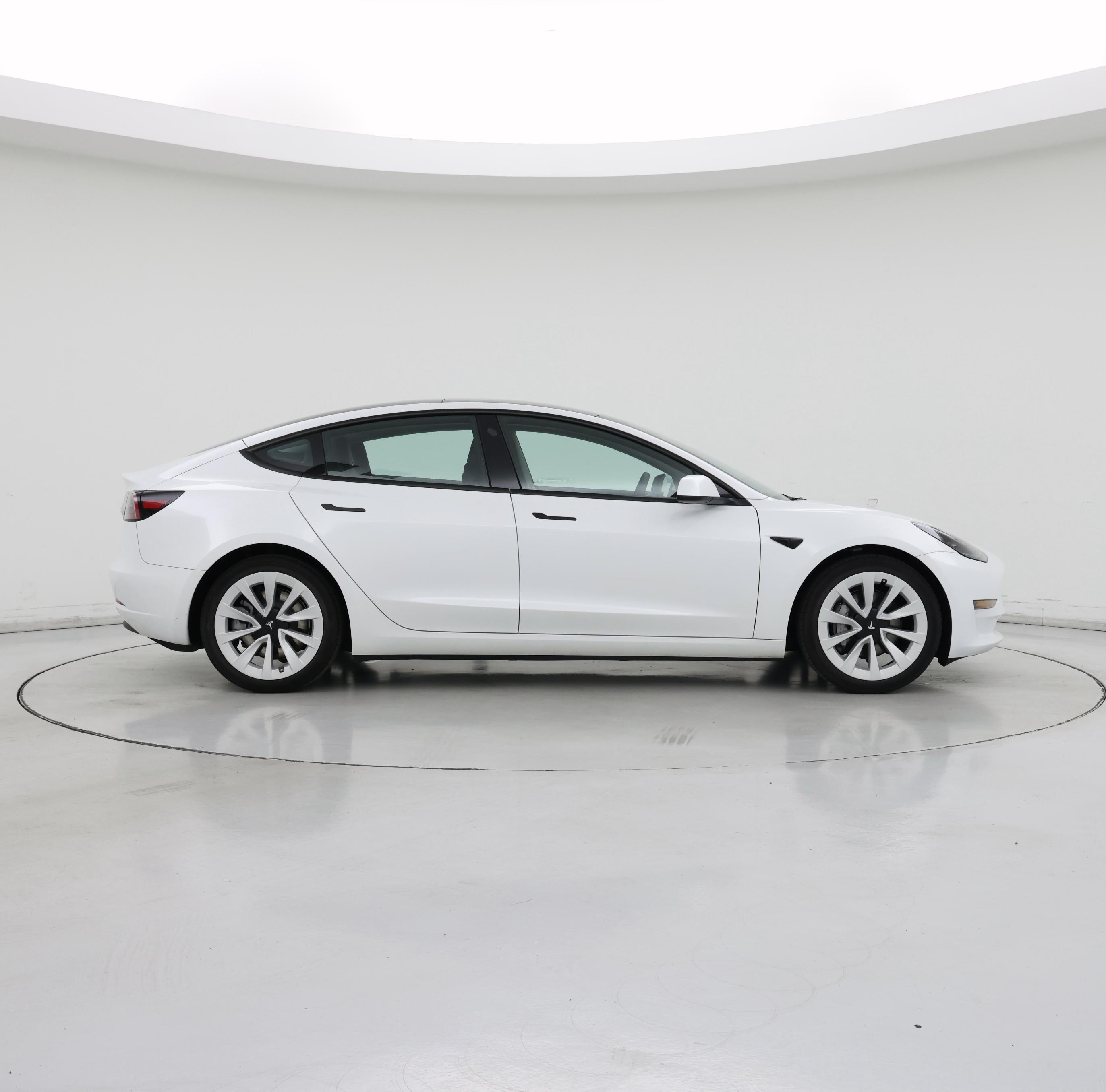 Thumbnail: 2023 Tesla Model 3 - 7