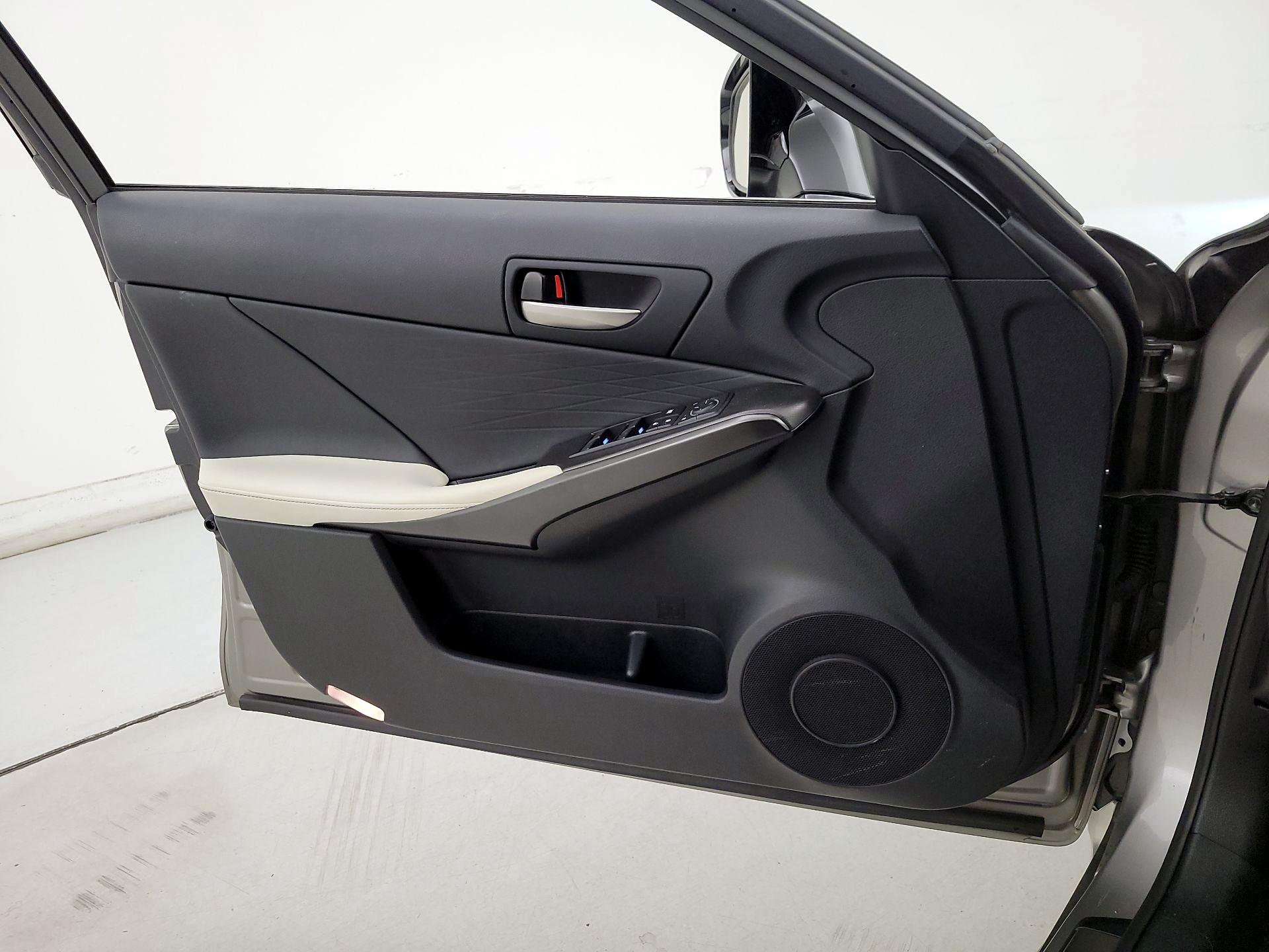 Thumbnail: 2022 Lexus IS - 12